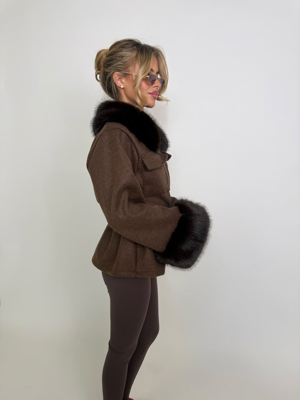 Pocket faux fur jacket - chocolate