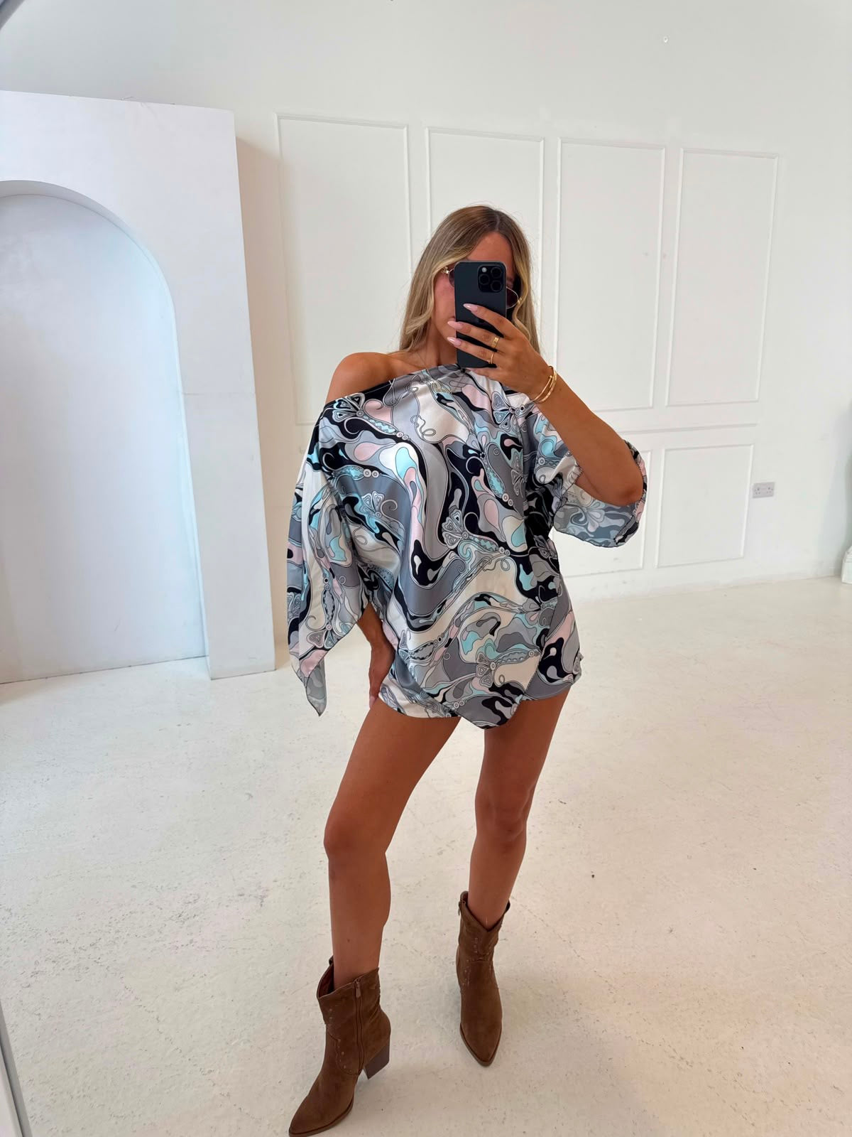 Cape print top co-ord - black