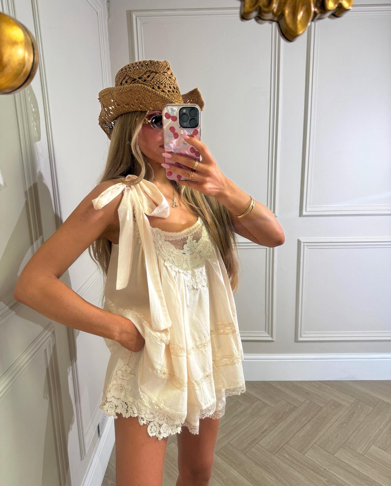 Straw cowboy hat - beige