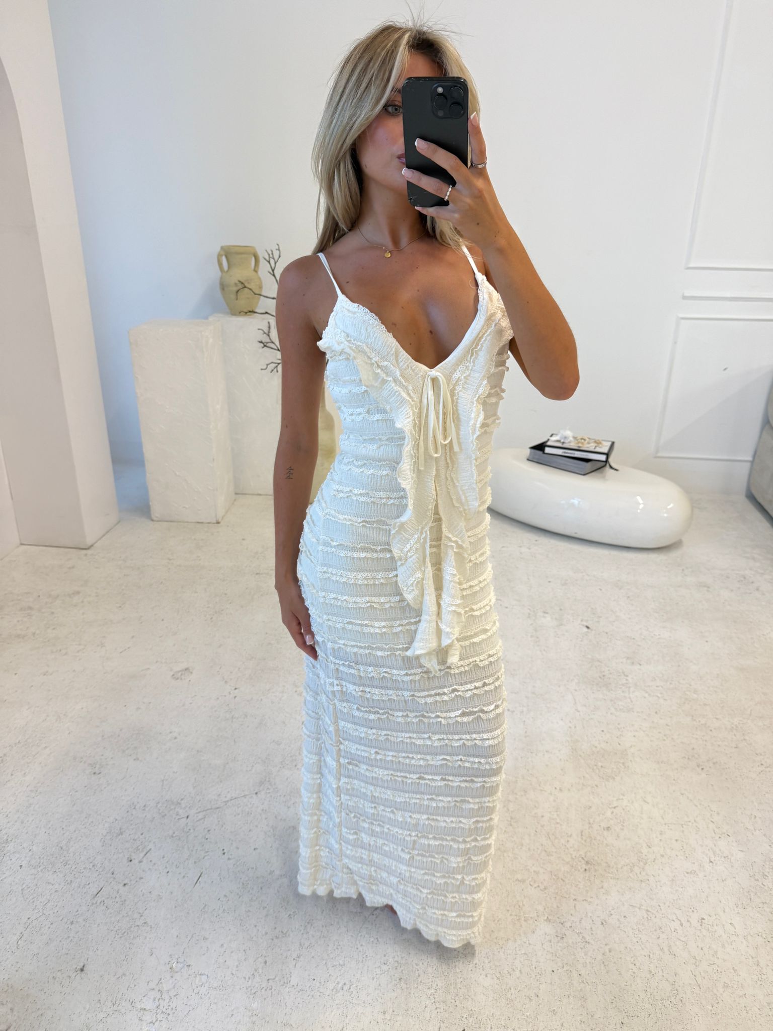 Ruffle maxi dress - white