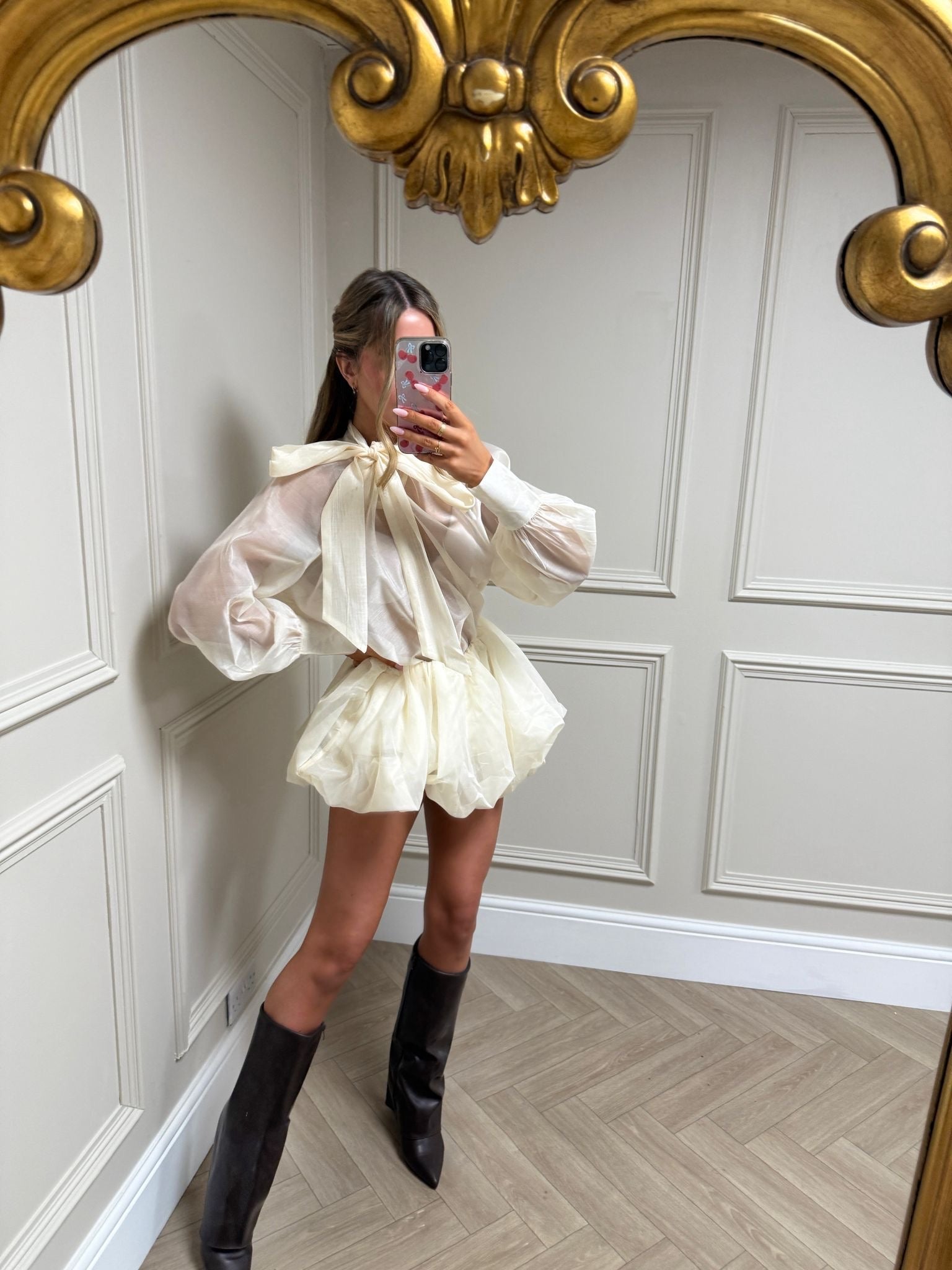 Bow top with puff shorts - cream