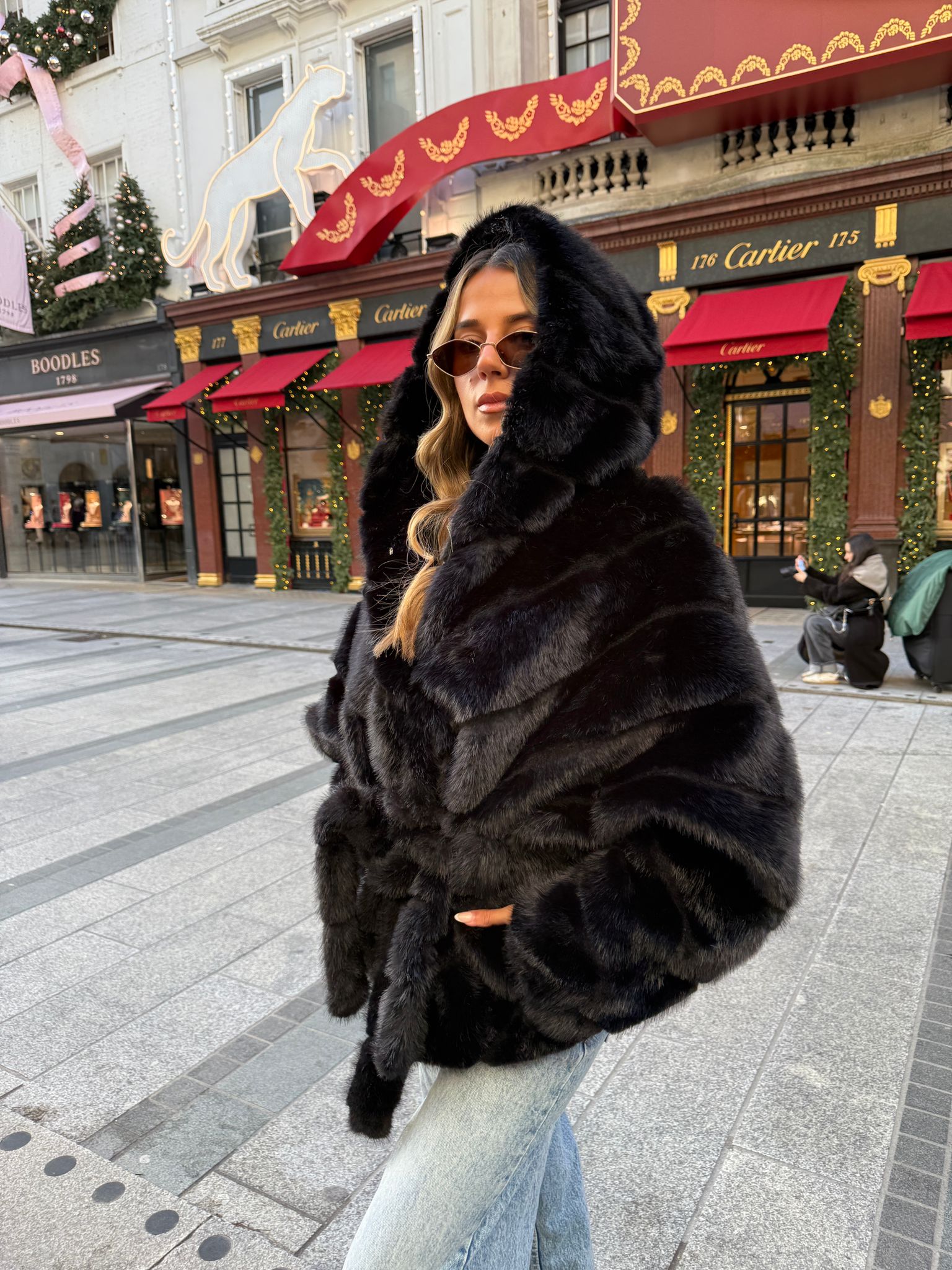 Luxury belt Faux Fur Coat - black