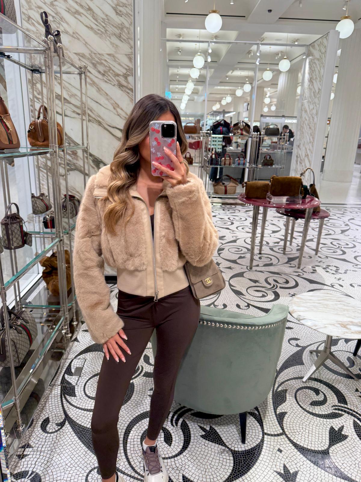 Cropped fur jacket - beige