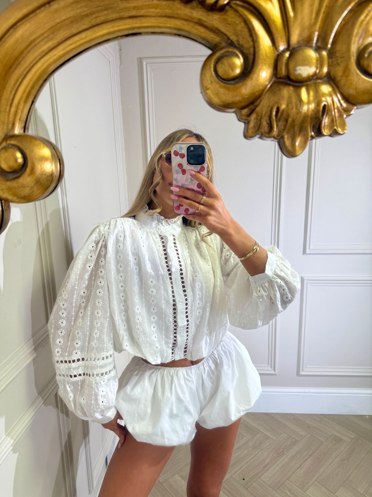 Embroidery shirt - white