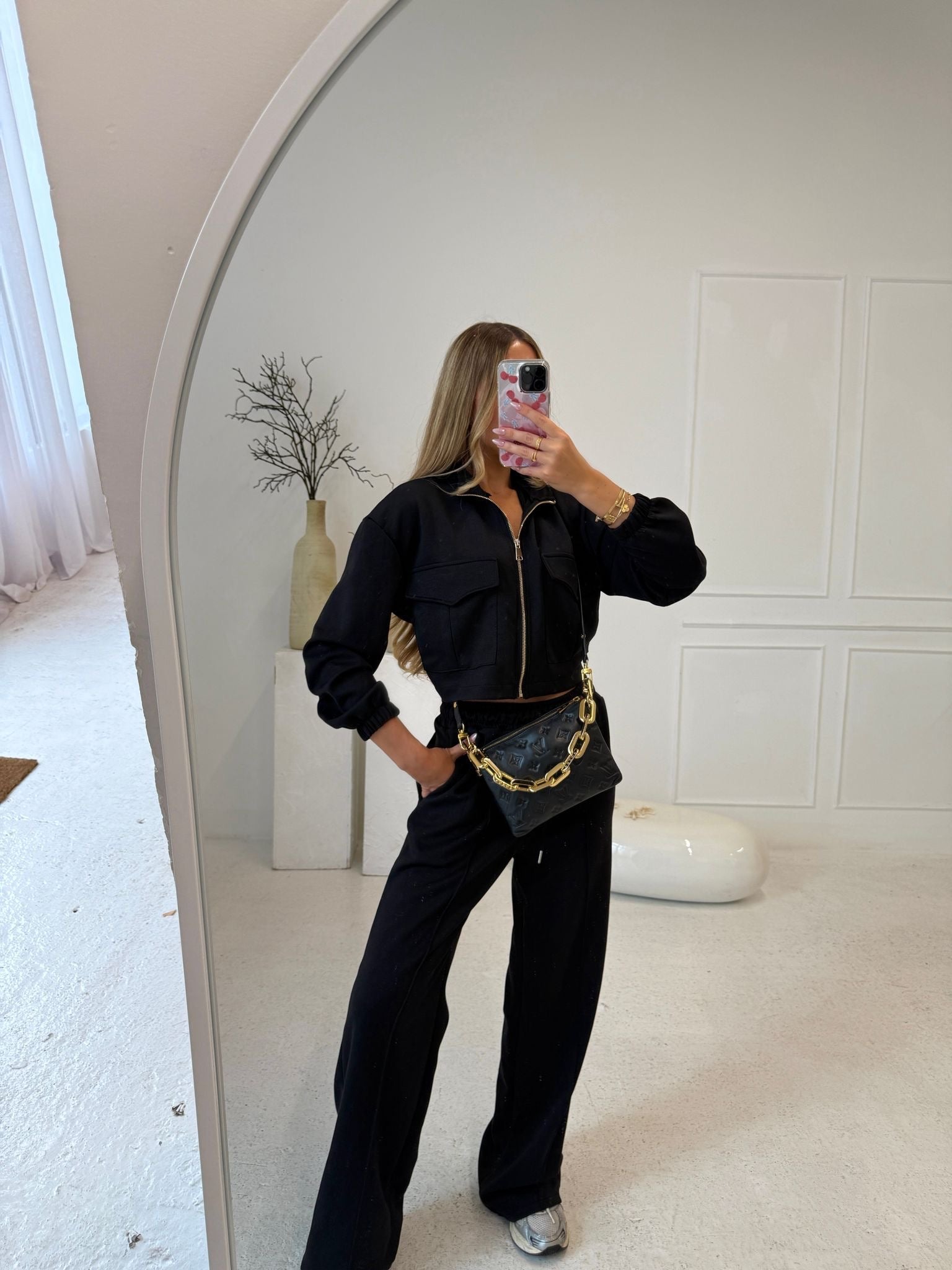 Gold zip pocket tracksuit - black