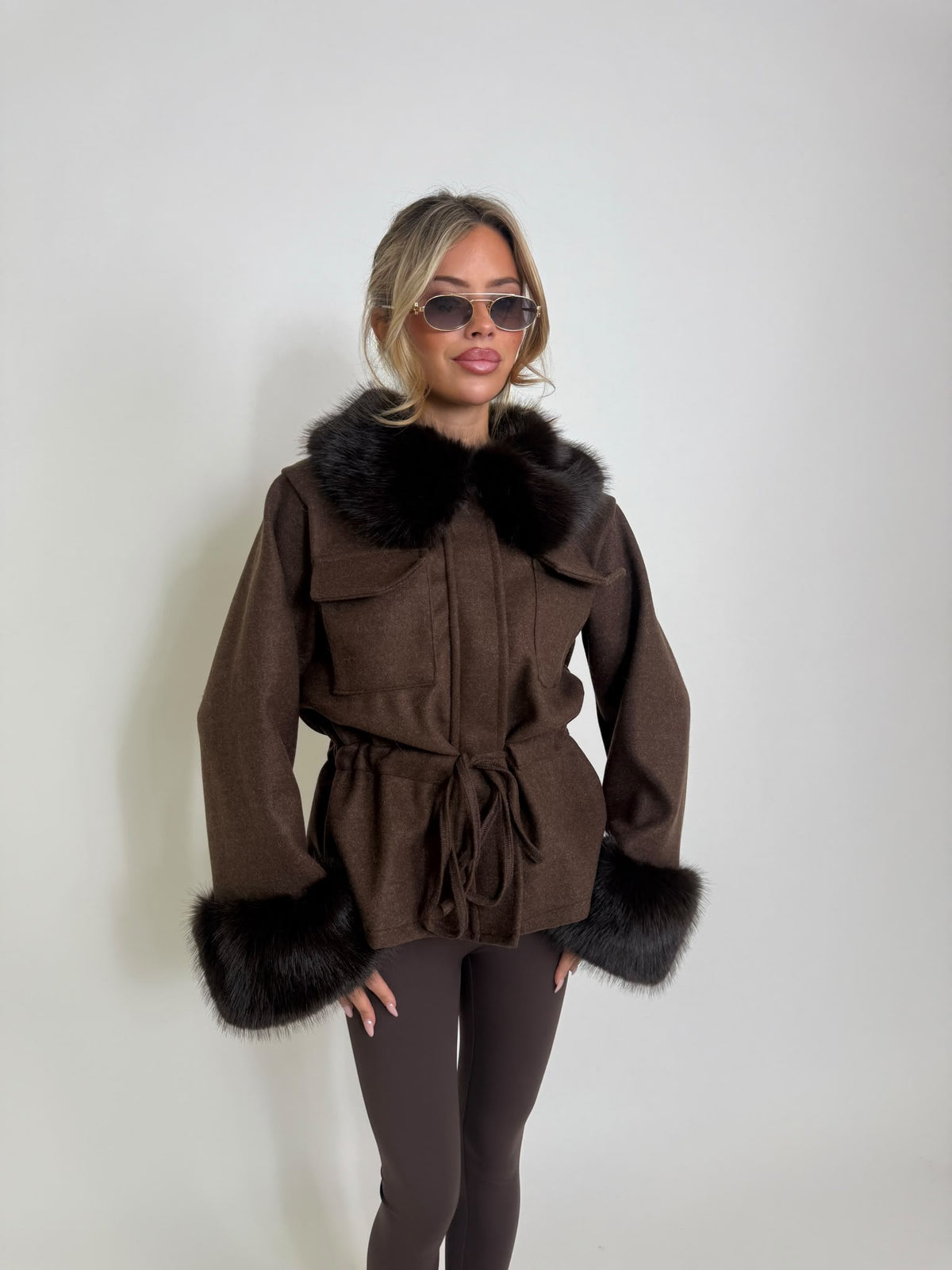 Pocket faux fur jacket - chocolate