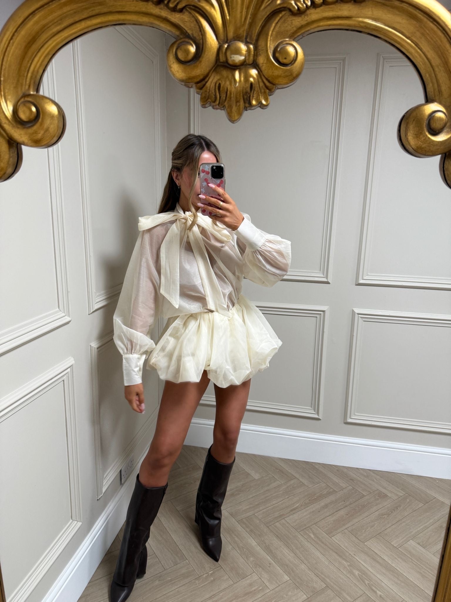 Bow top with puff shorts - cream