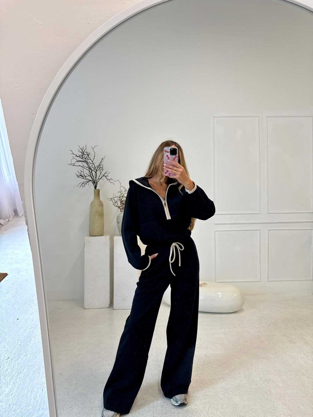 Half zip contrast tracksuit - black
