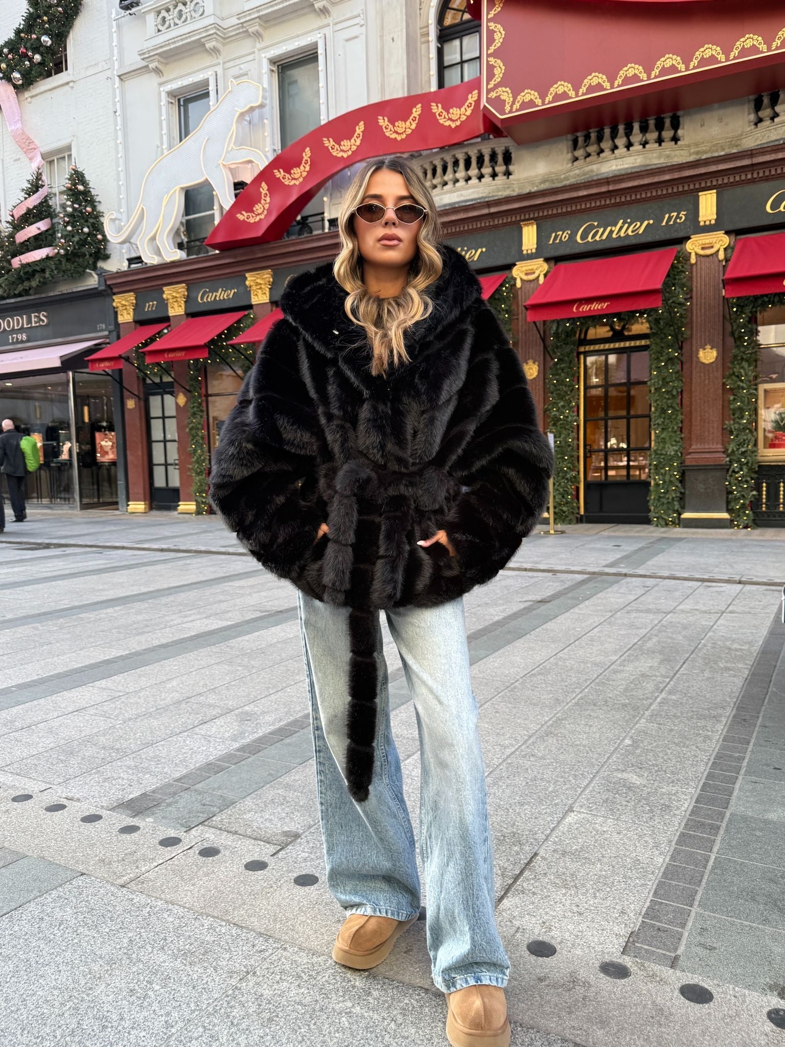 Luxury belt Faux Fur Coat - black
