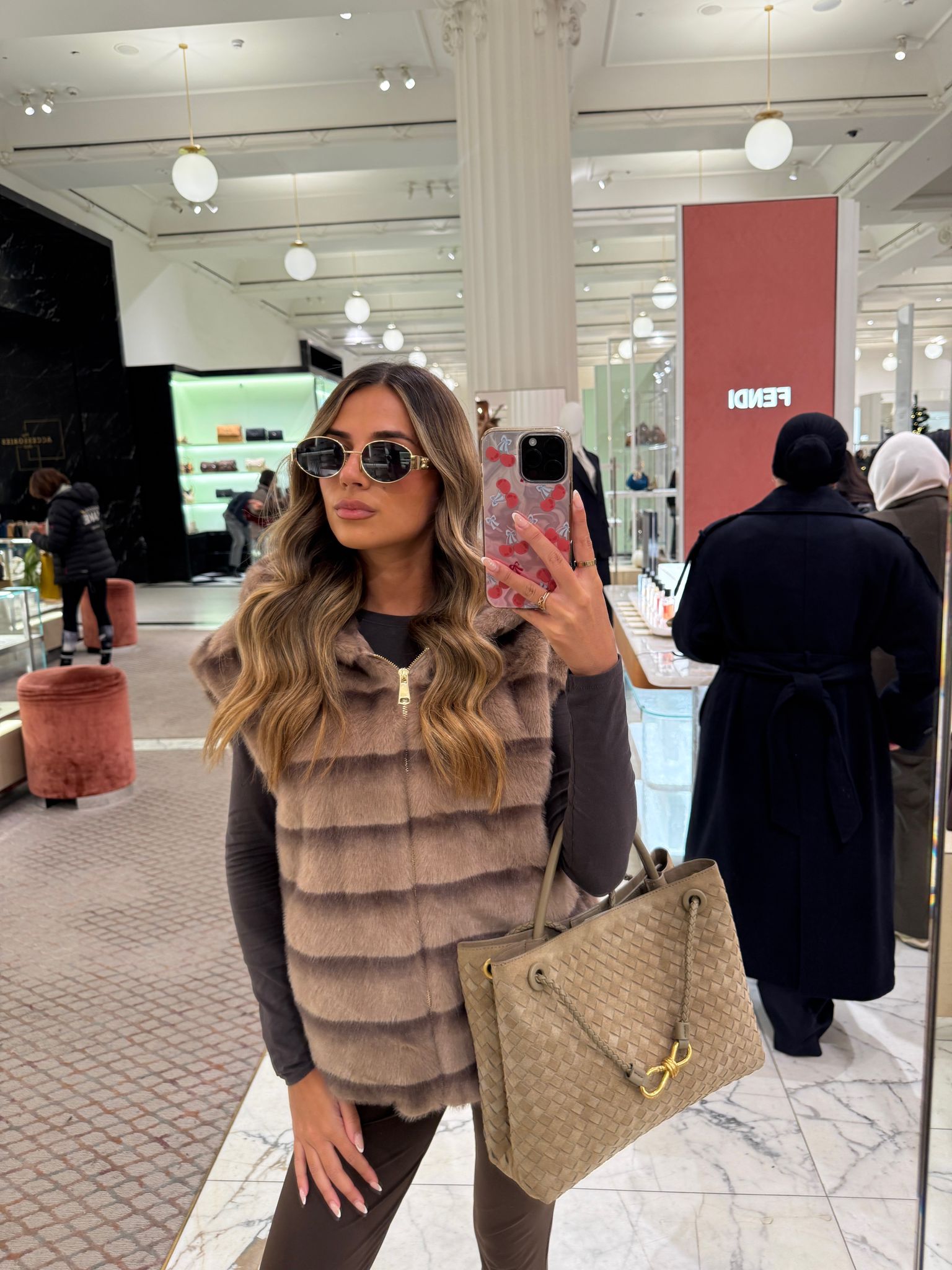 Luxury faux fur gilet - espresso