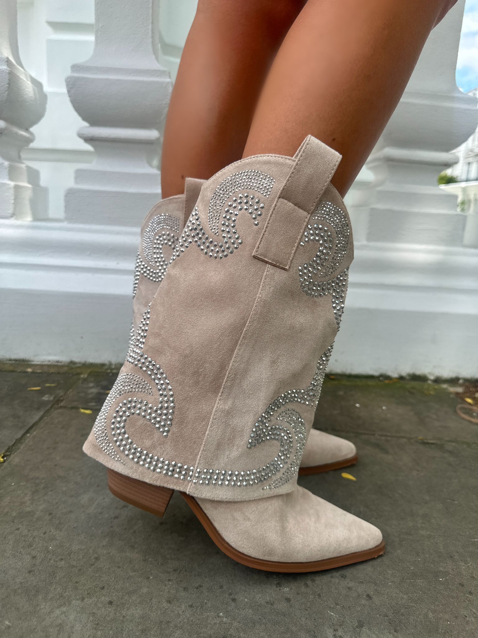 Stud western boots - beige