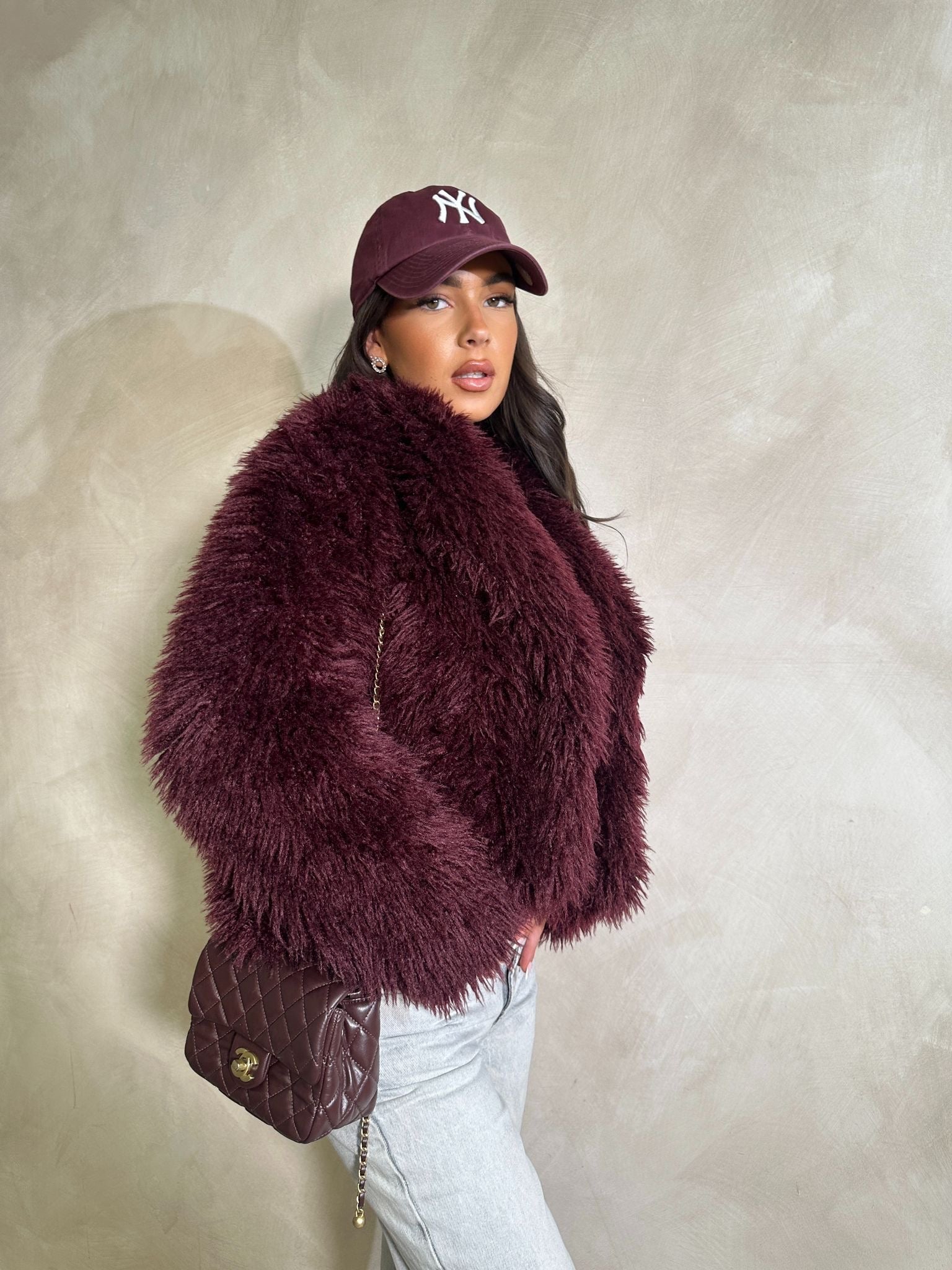 Short Fluffy Fur jacket - Burgundy