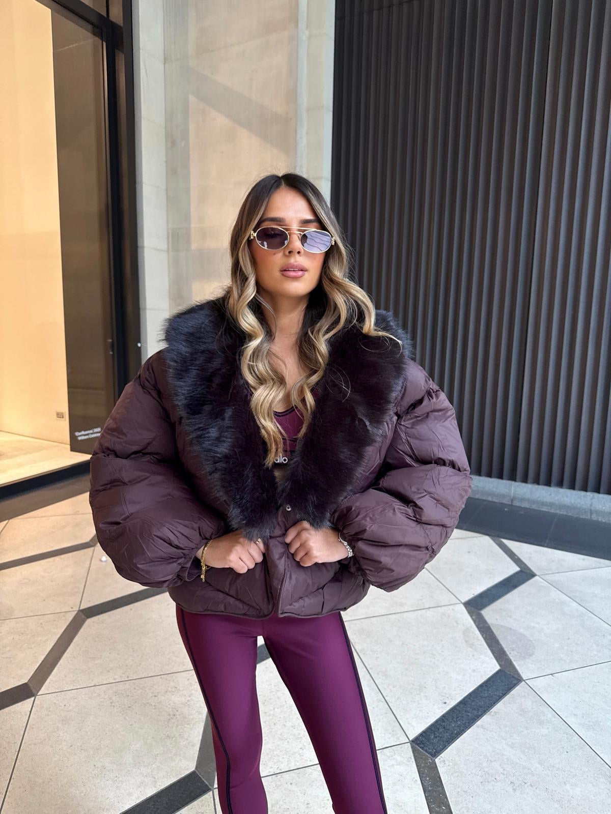 Oversized puffer coat with faux fur collar - brown