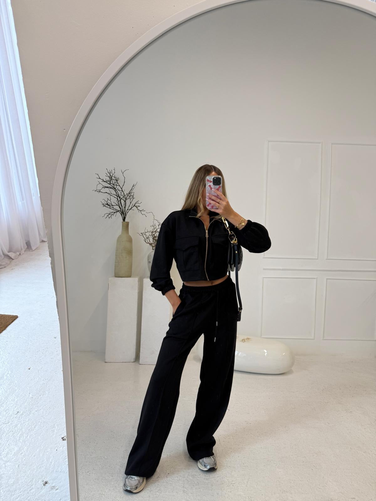 Gold zip pocket tracksuit - black