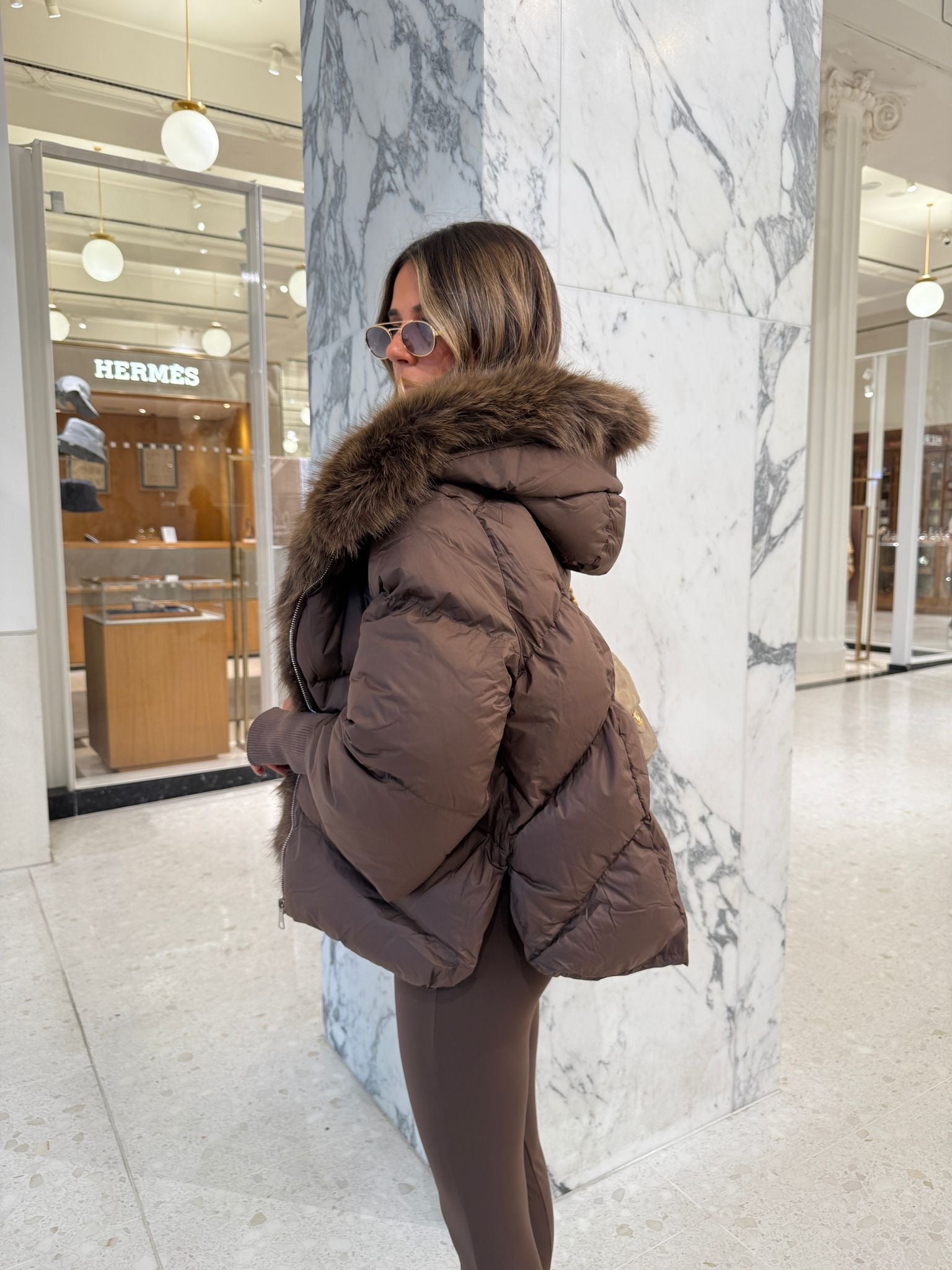 Puffer coat with faux fur - chocolate