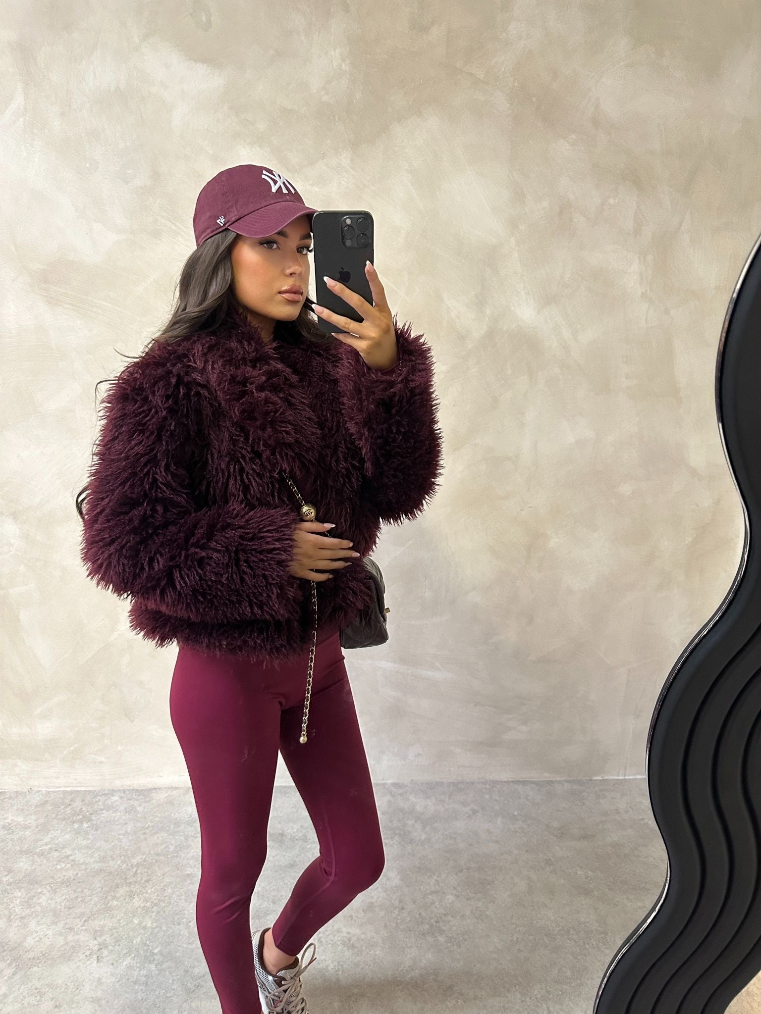 Short Fluffy Fur jacket - Burgundy