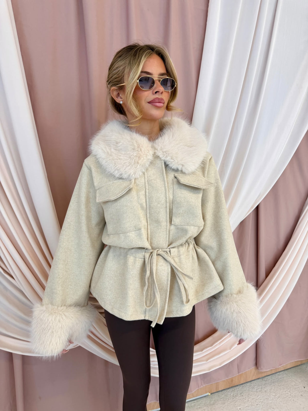 Pocket faux fur jacket - beige
