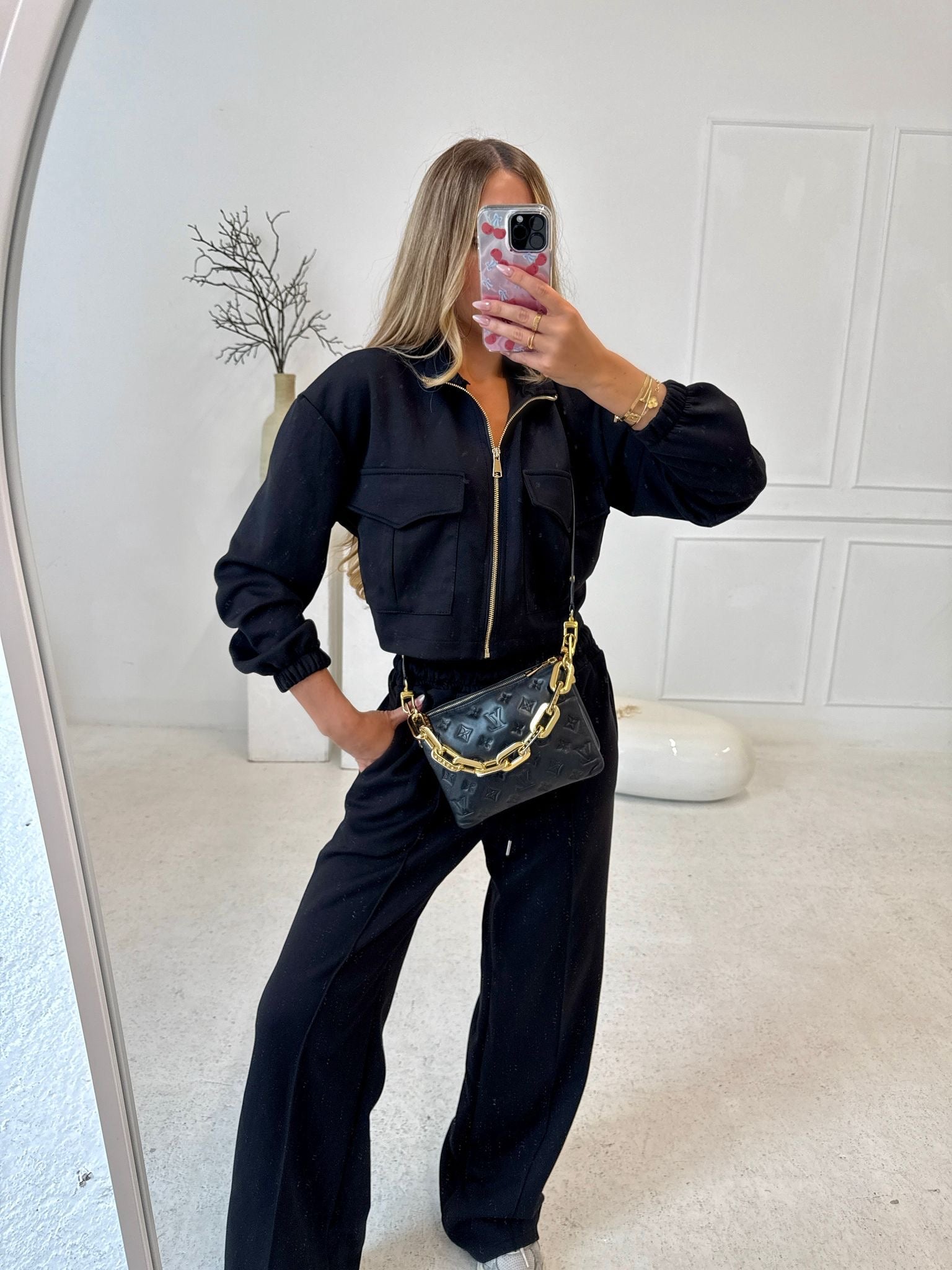 Gold zip pocket tracksuit - black