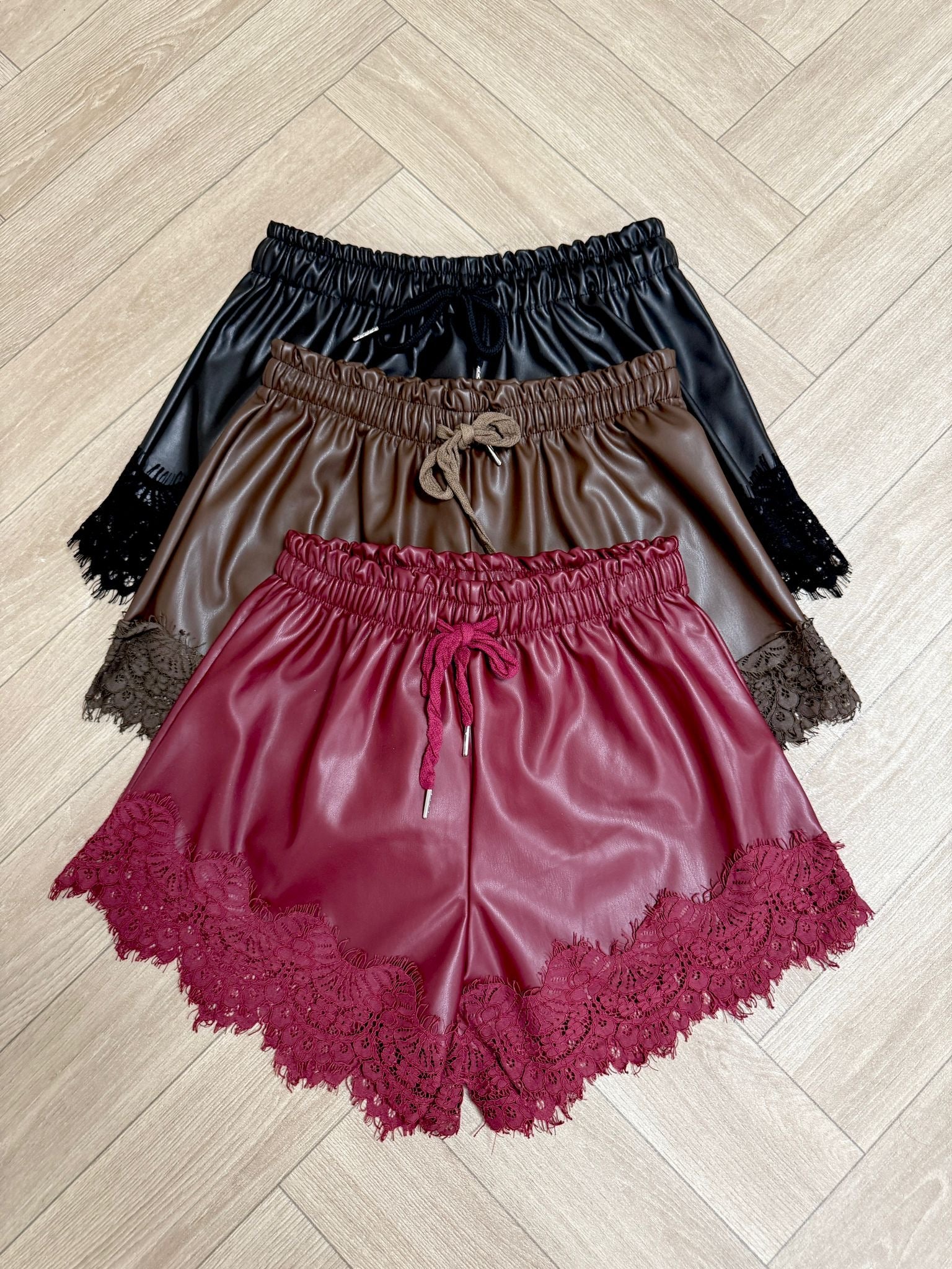 Leather lace shorts - wine