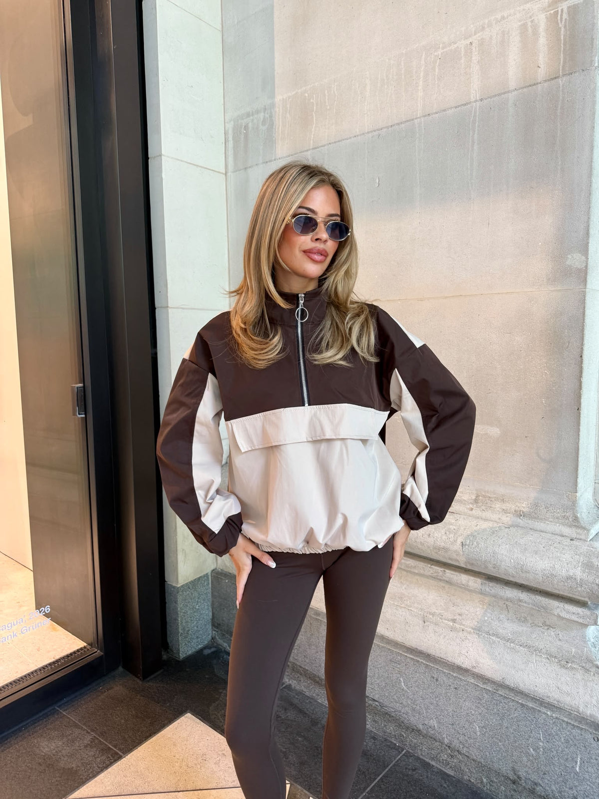 Quarter zip windbreaker - brown