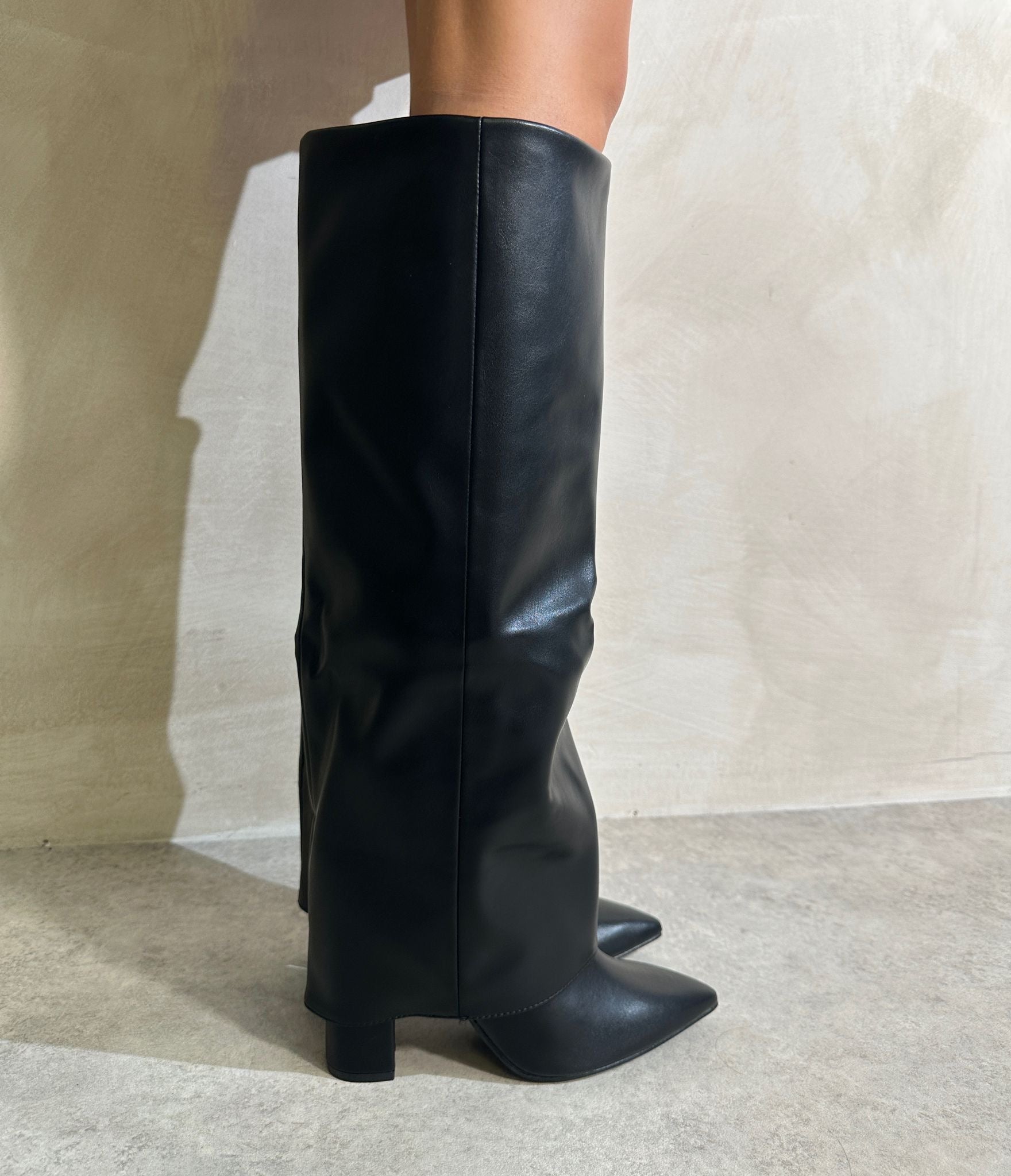 Fold over leather boots - black