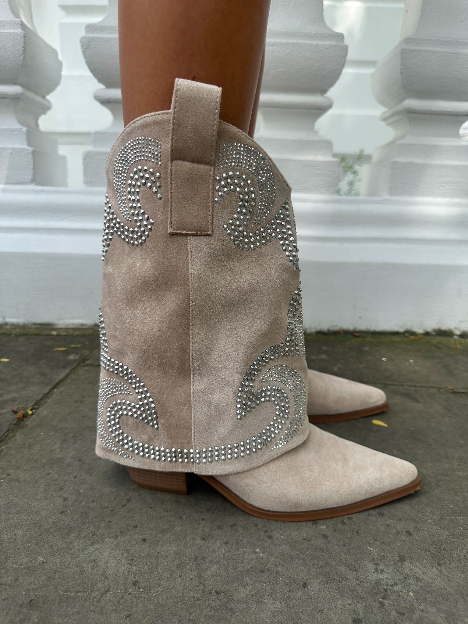 Stud western boots - beige