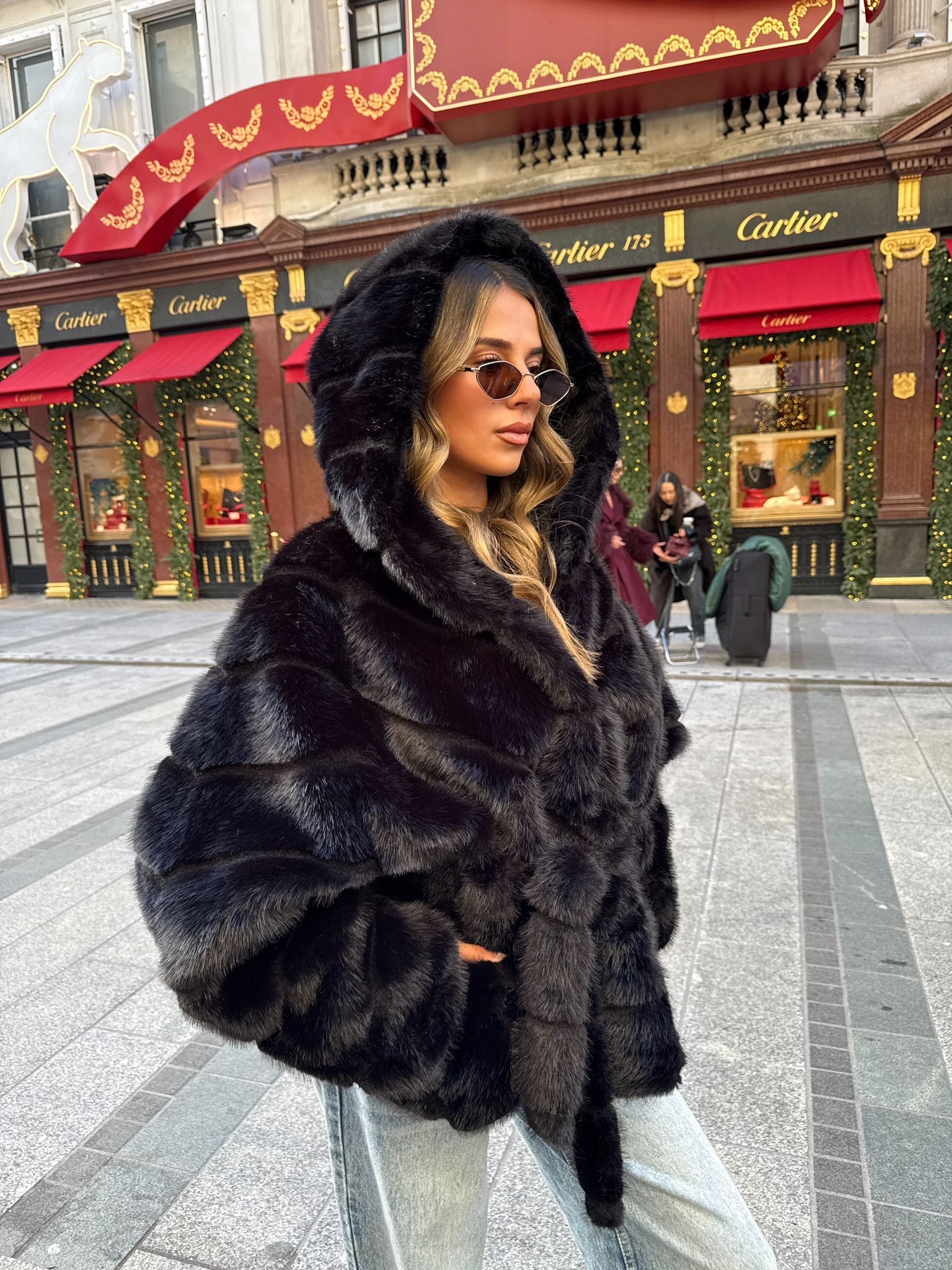 Luxury belt Faux Fur Coat - black