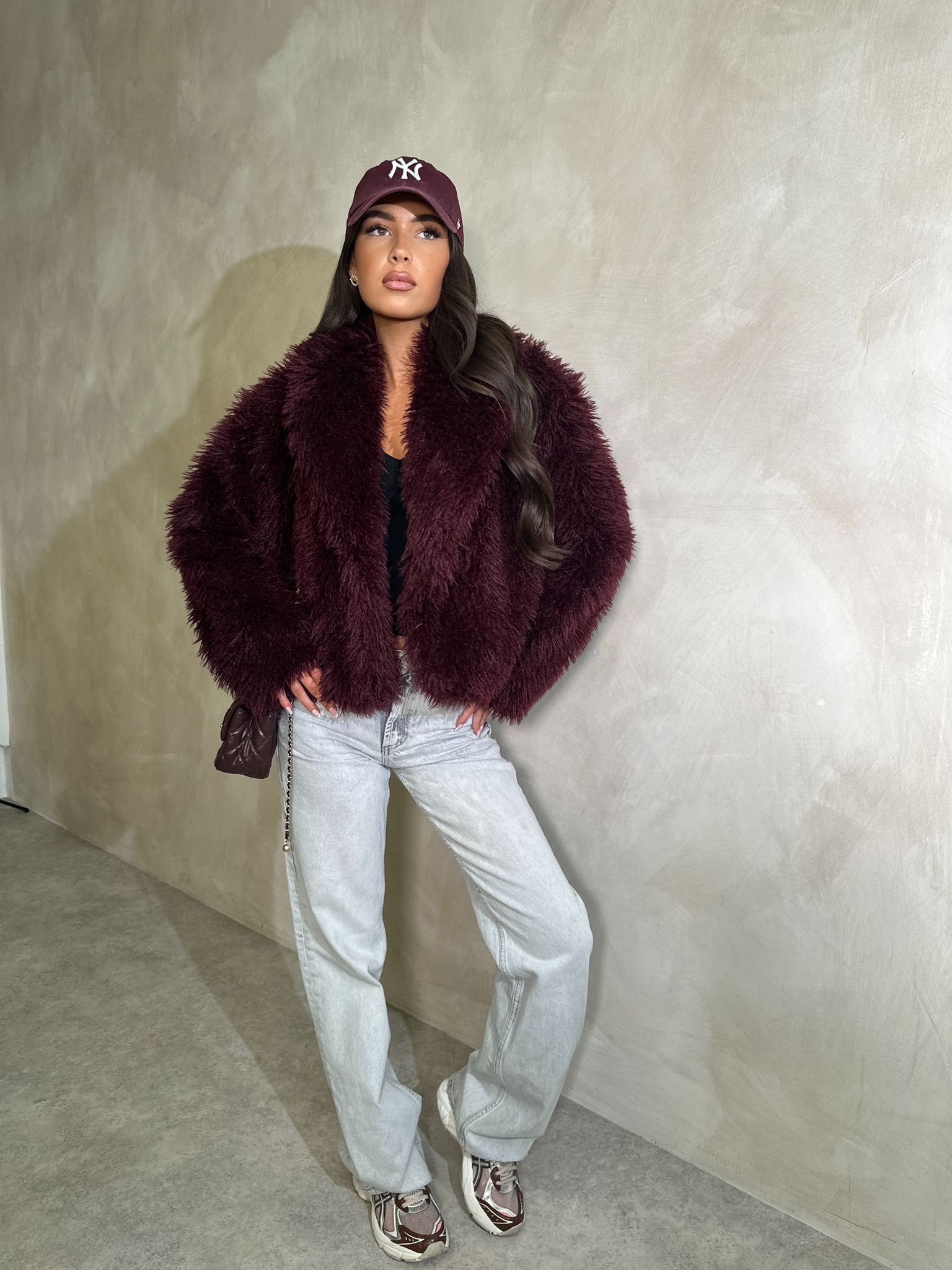 Short Fluffy Fur jacket - Burgundy