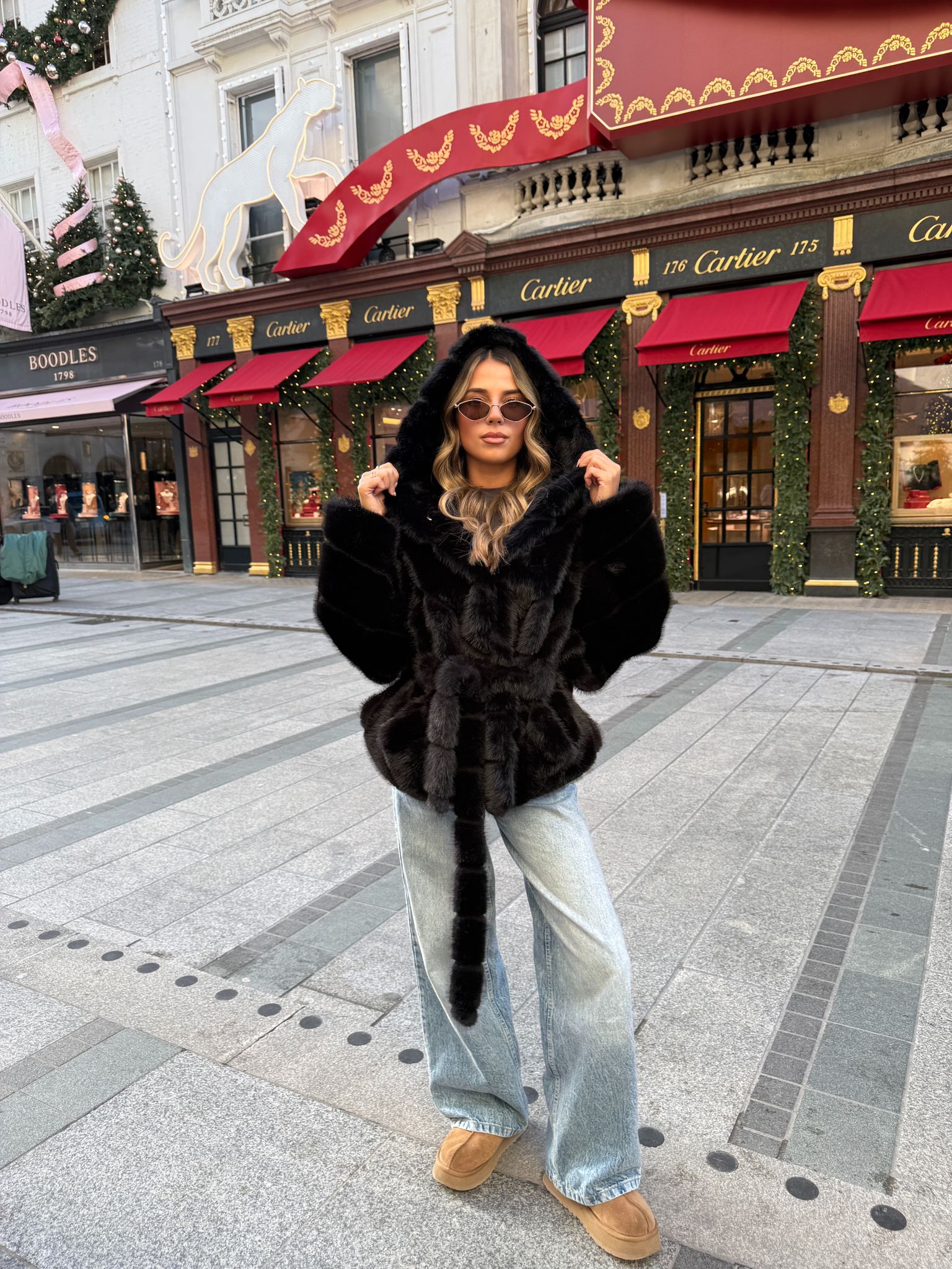 Luxury belt Faux Fur Coat - black