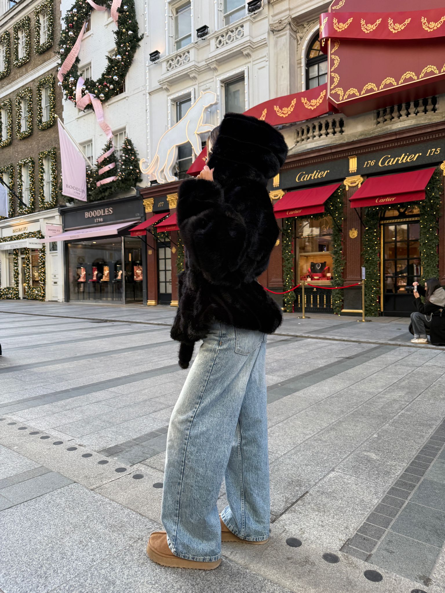 Luxury belt Faux Fur Coat - black