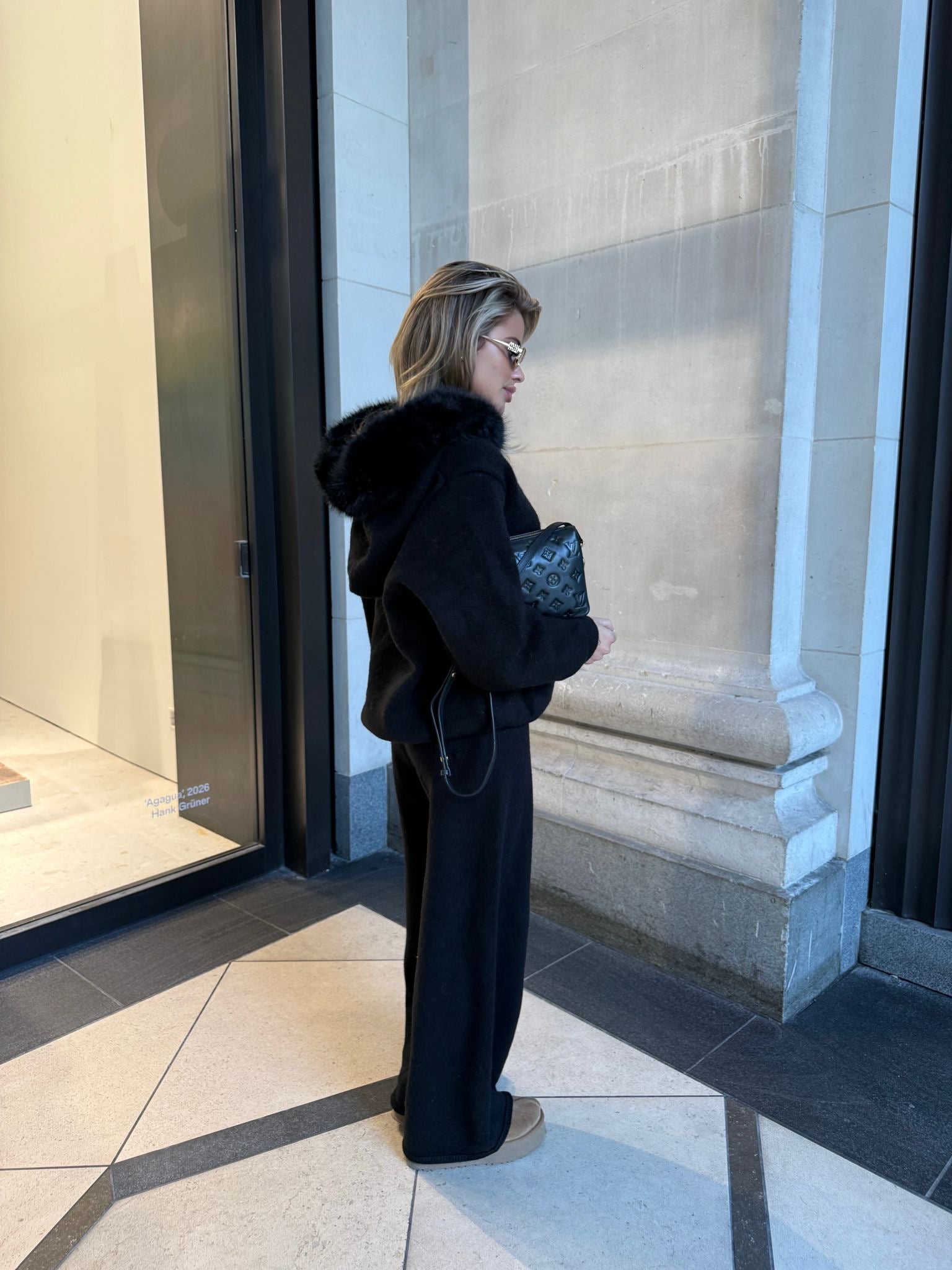 Luxury fur lounge set - black