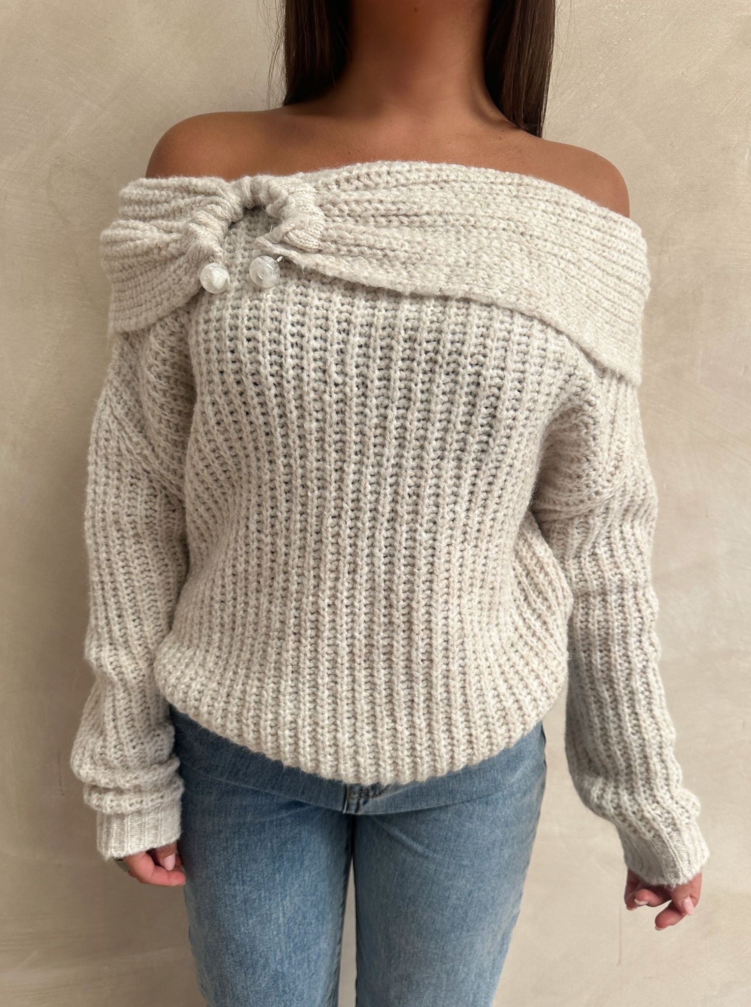 Off shoulder knit jumper - cream