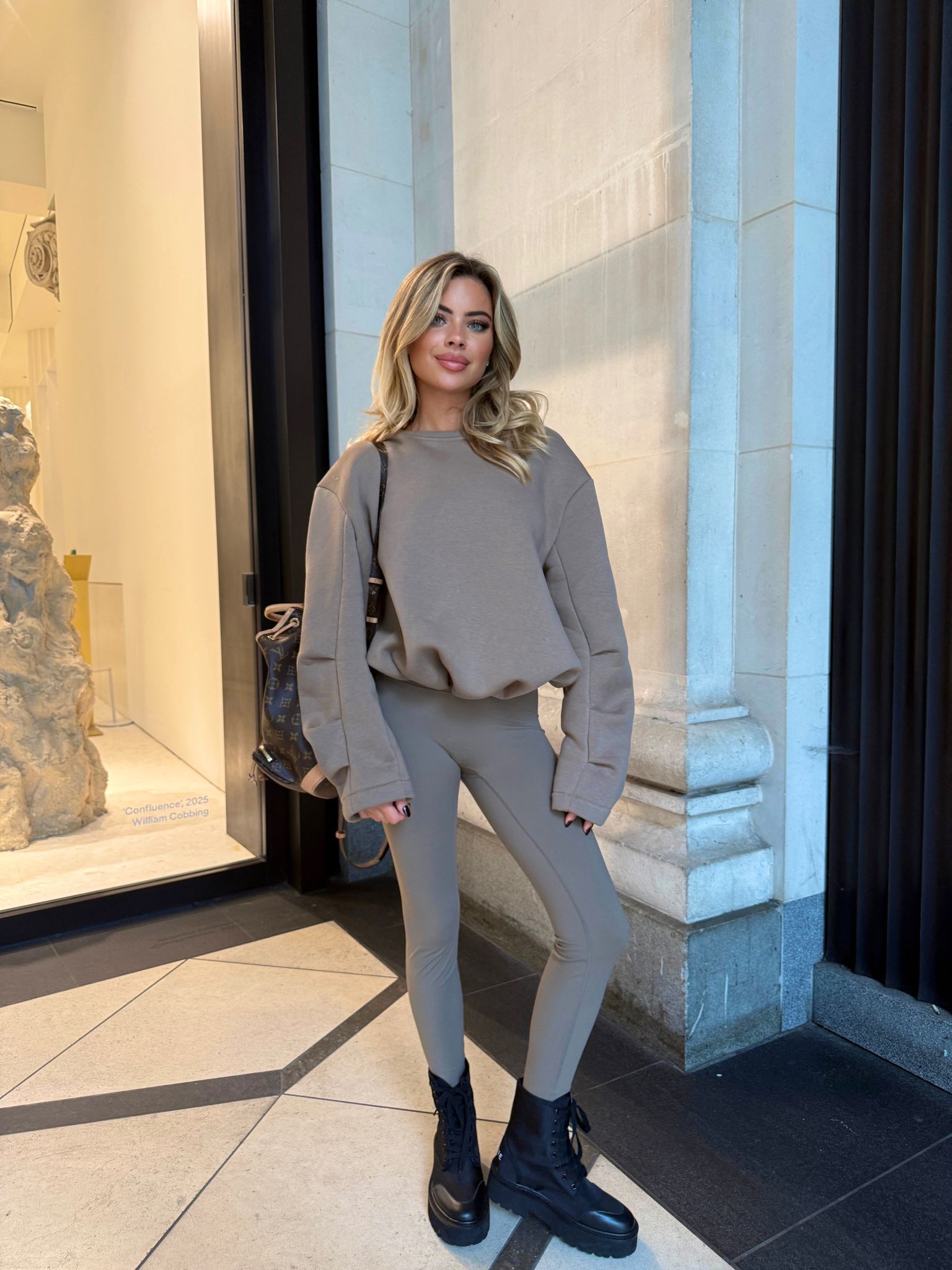 Holly Sweatshirt Jumper - Taupe