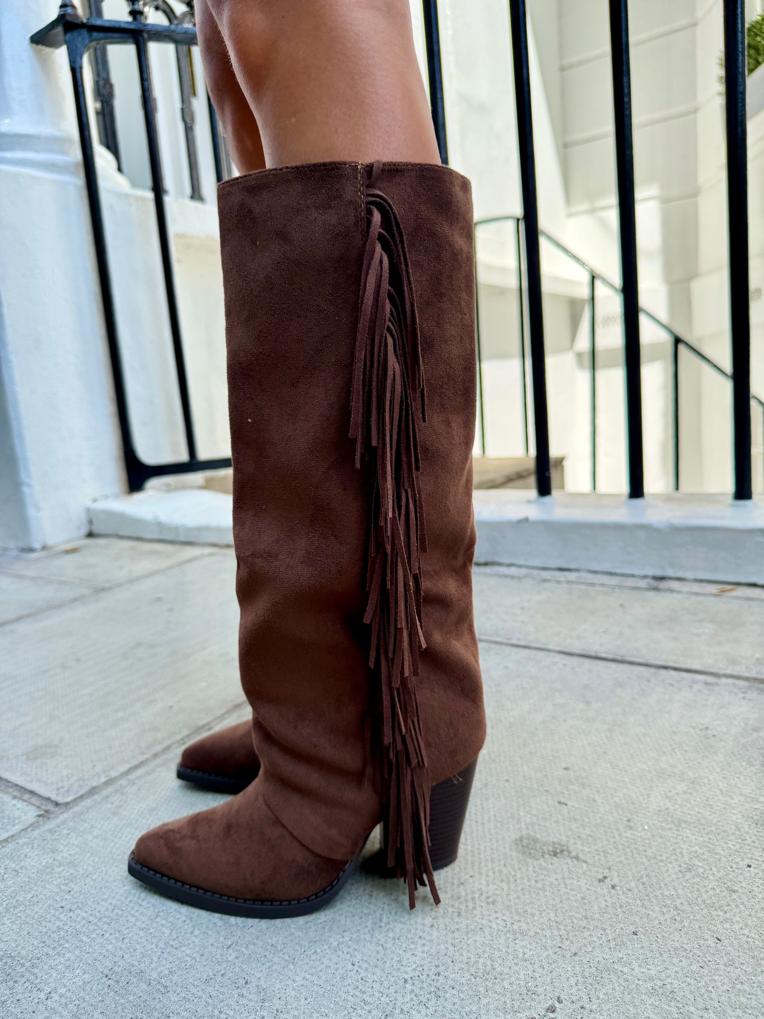Long tassel suede boots - brown