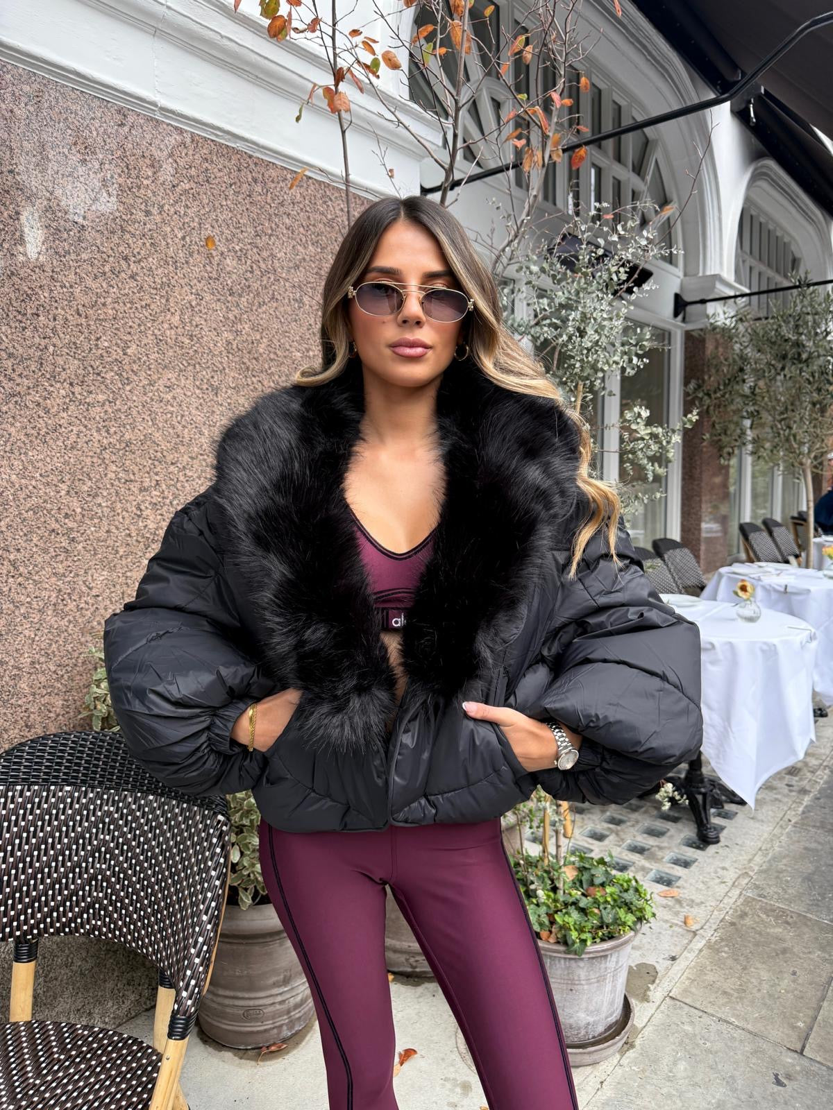 Oversized puffer coat with faux fur collar - black