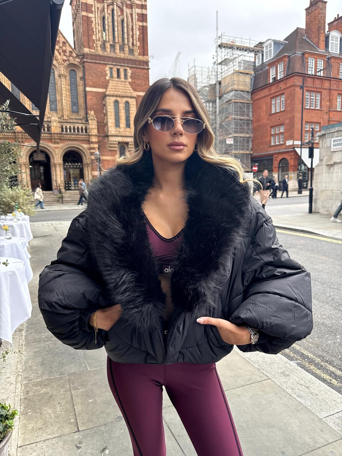 Oversized puffer coat with faux fur collar - black