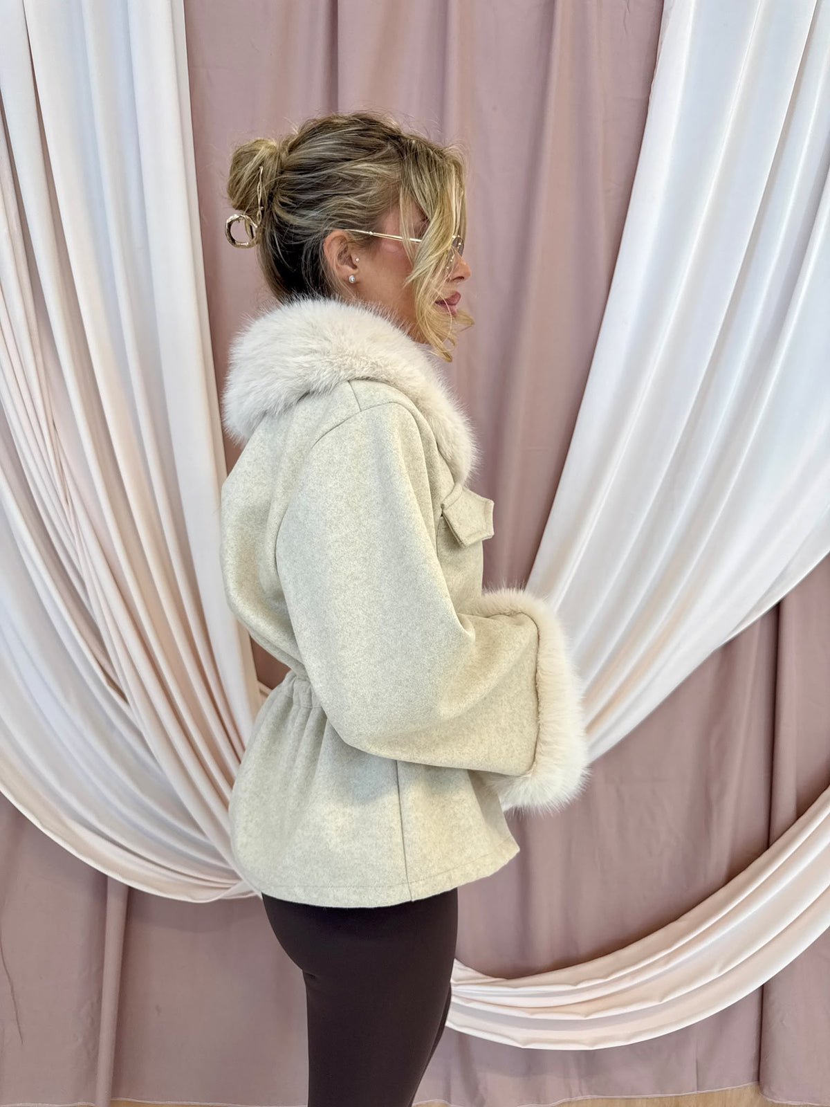 Pocket faux fur jacket - beige