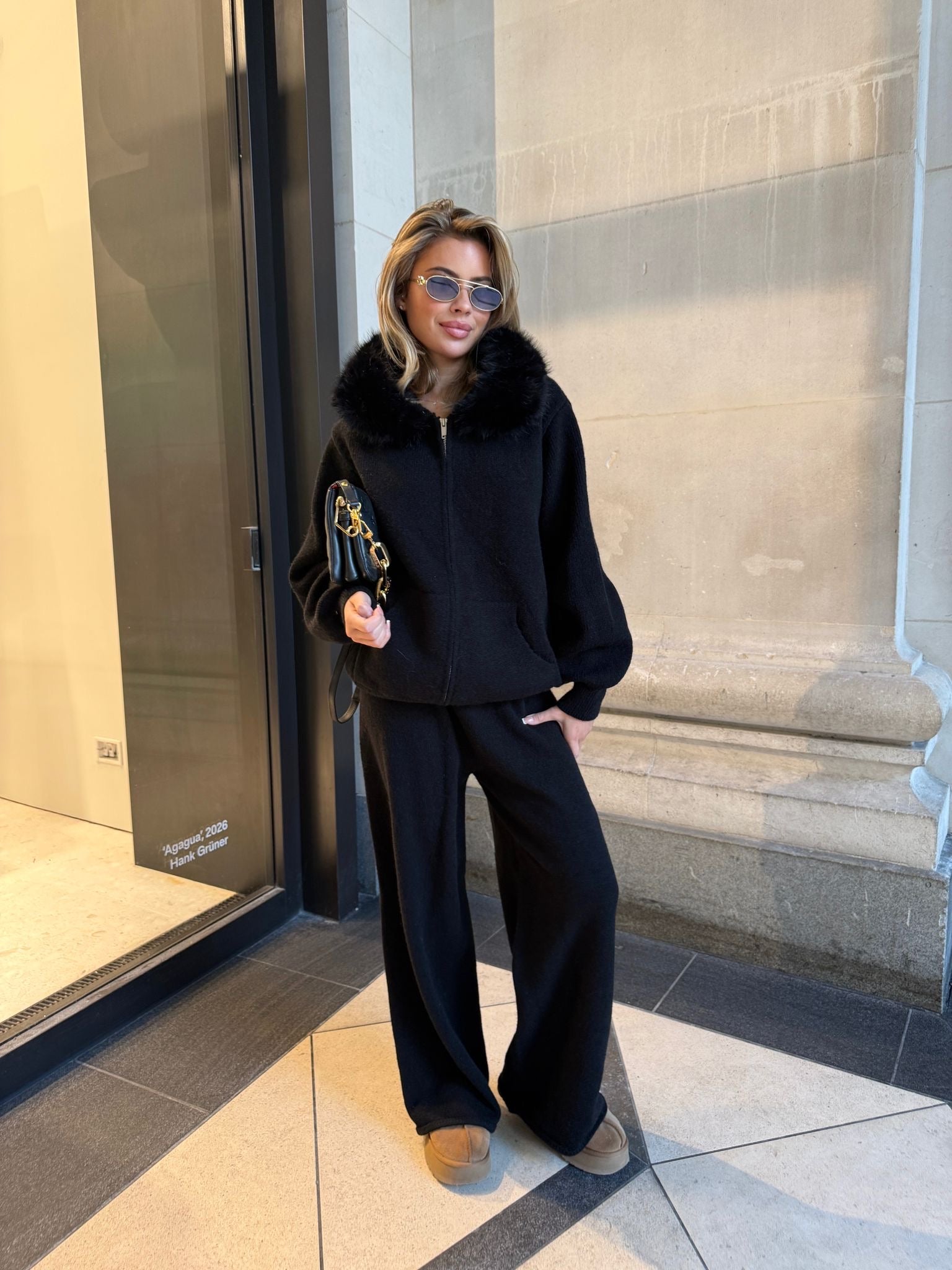 Luxury fur lounge set - black