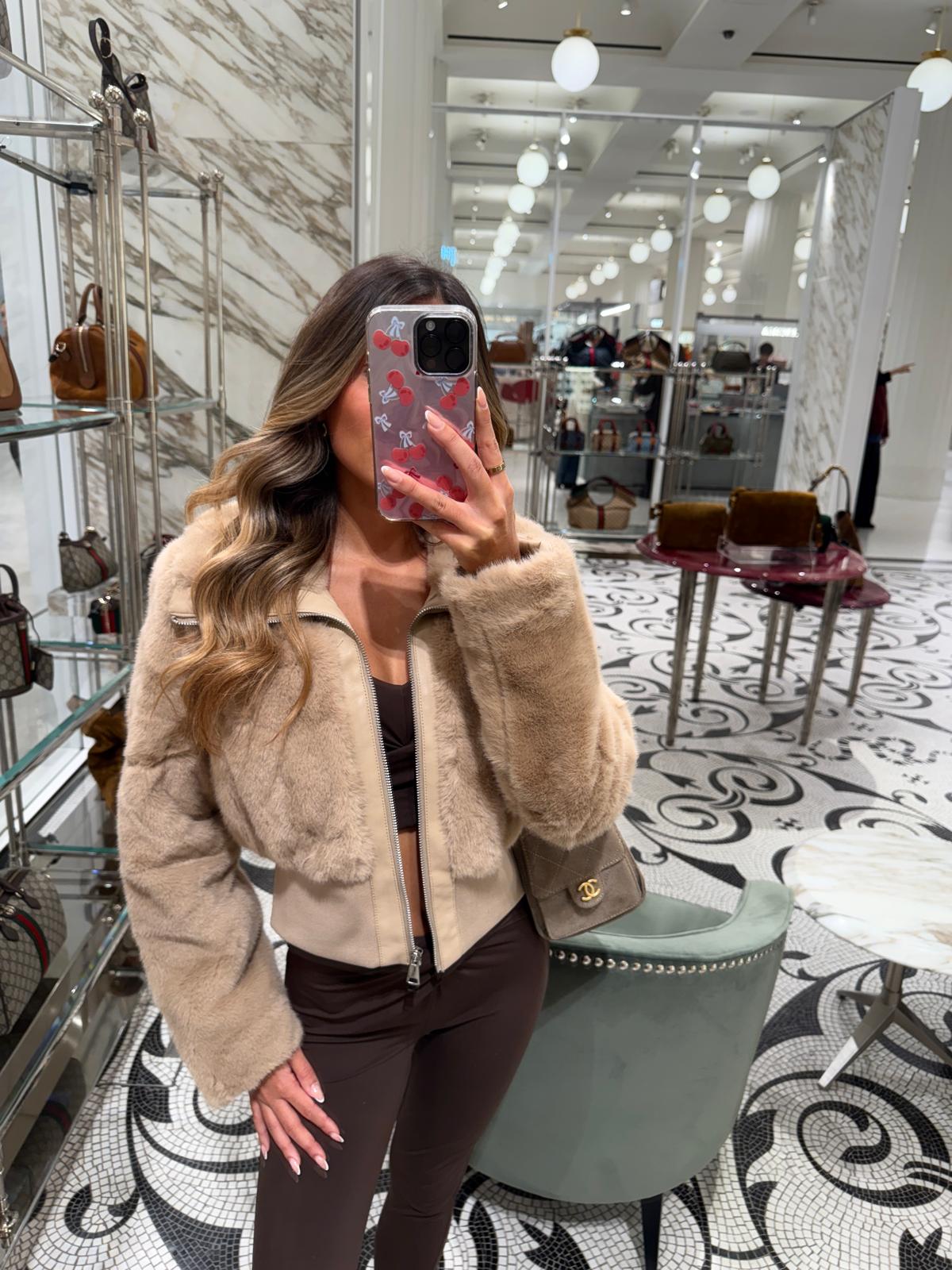 Cropped fur jacket - beige