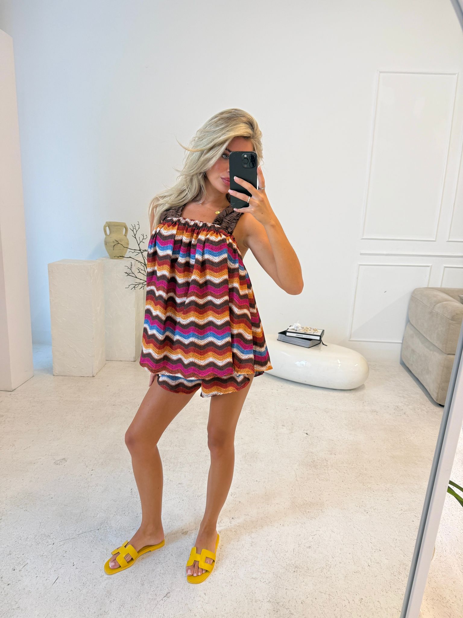 Ruffle arm zig print short set - brown