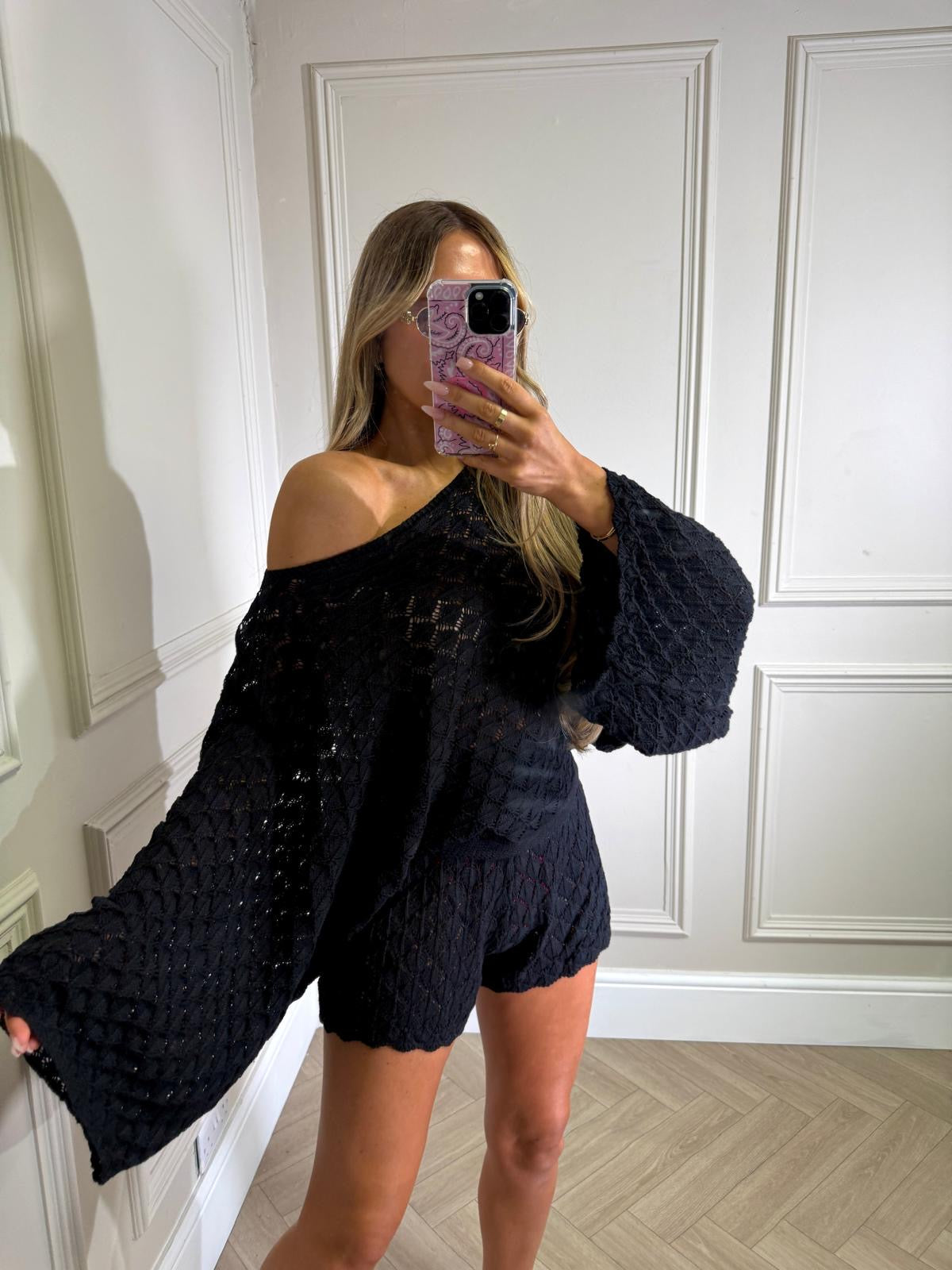 Off shoulder crochet co-ord - black