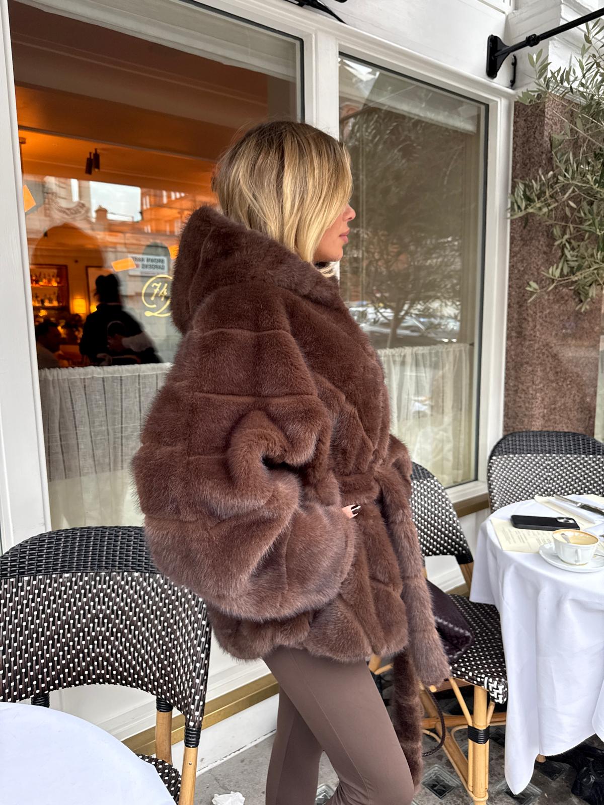 Luxury belt Faux Fur Coat - chocolate
