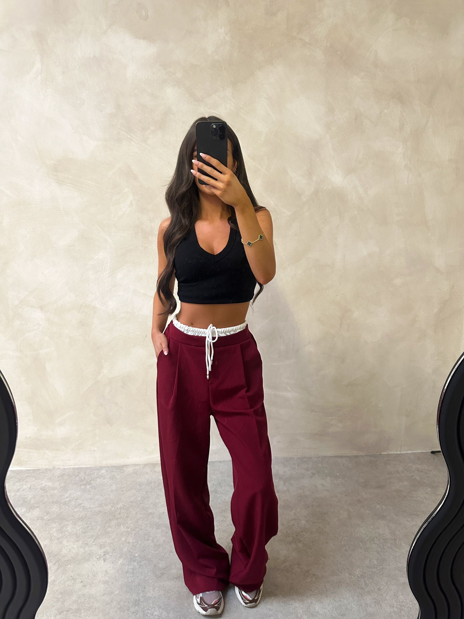 White waistband trousers - wine