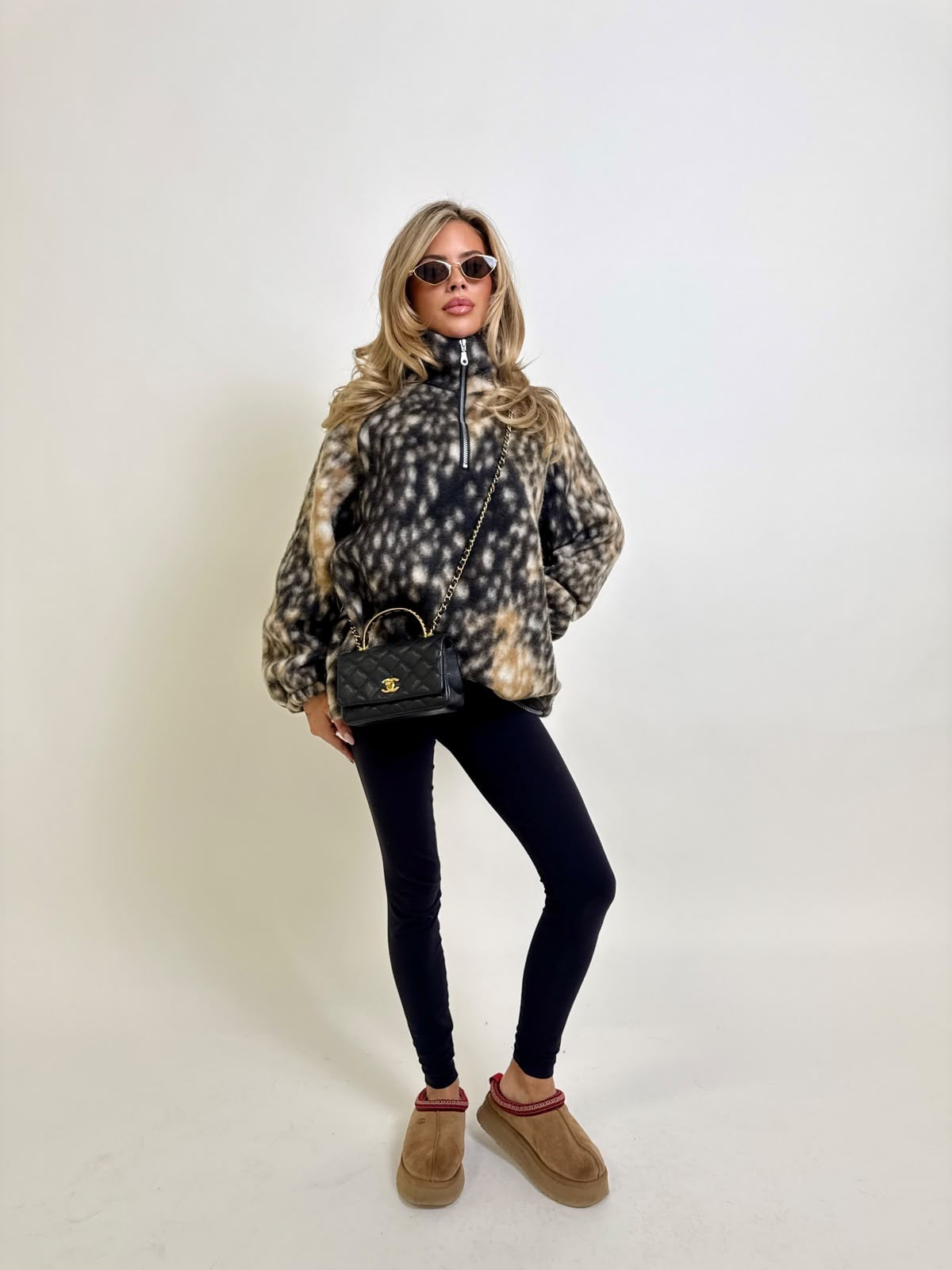Deer fleece jumper - black