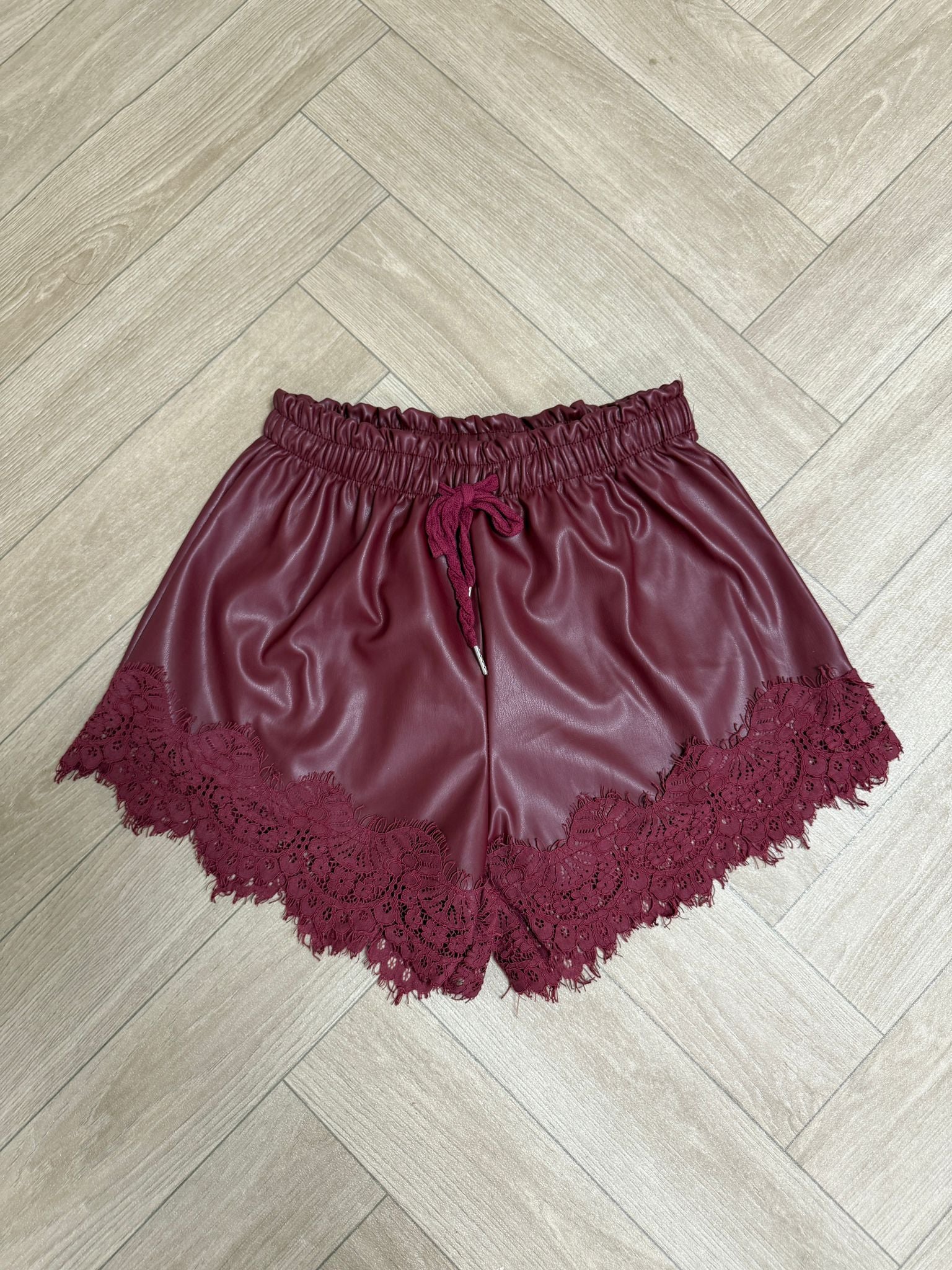 Leather lace shorts - wine