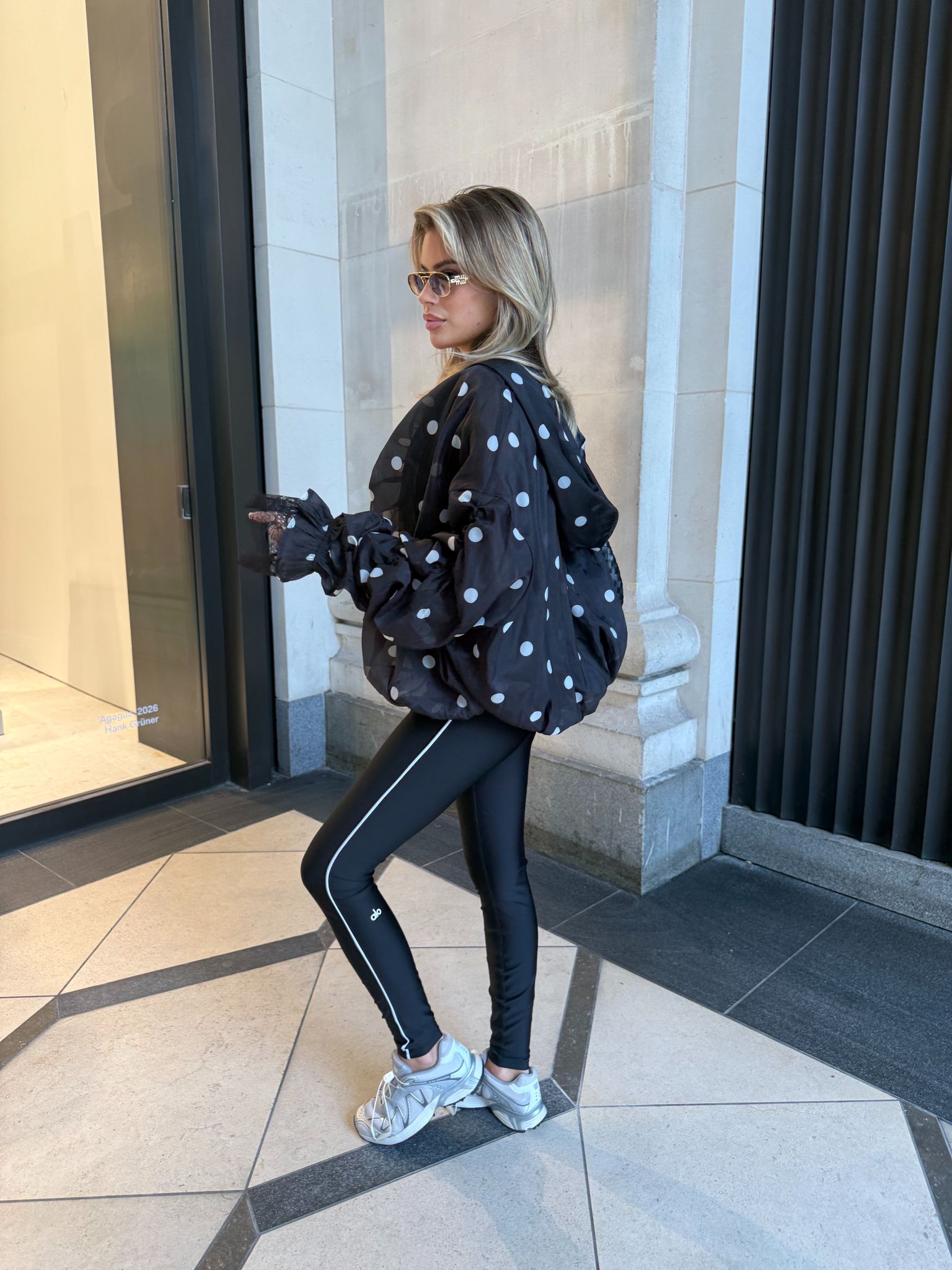 Dot zip up jacket - black