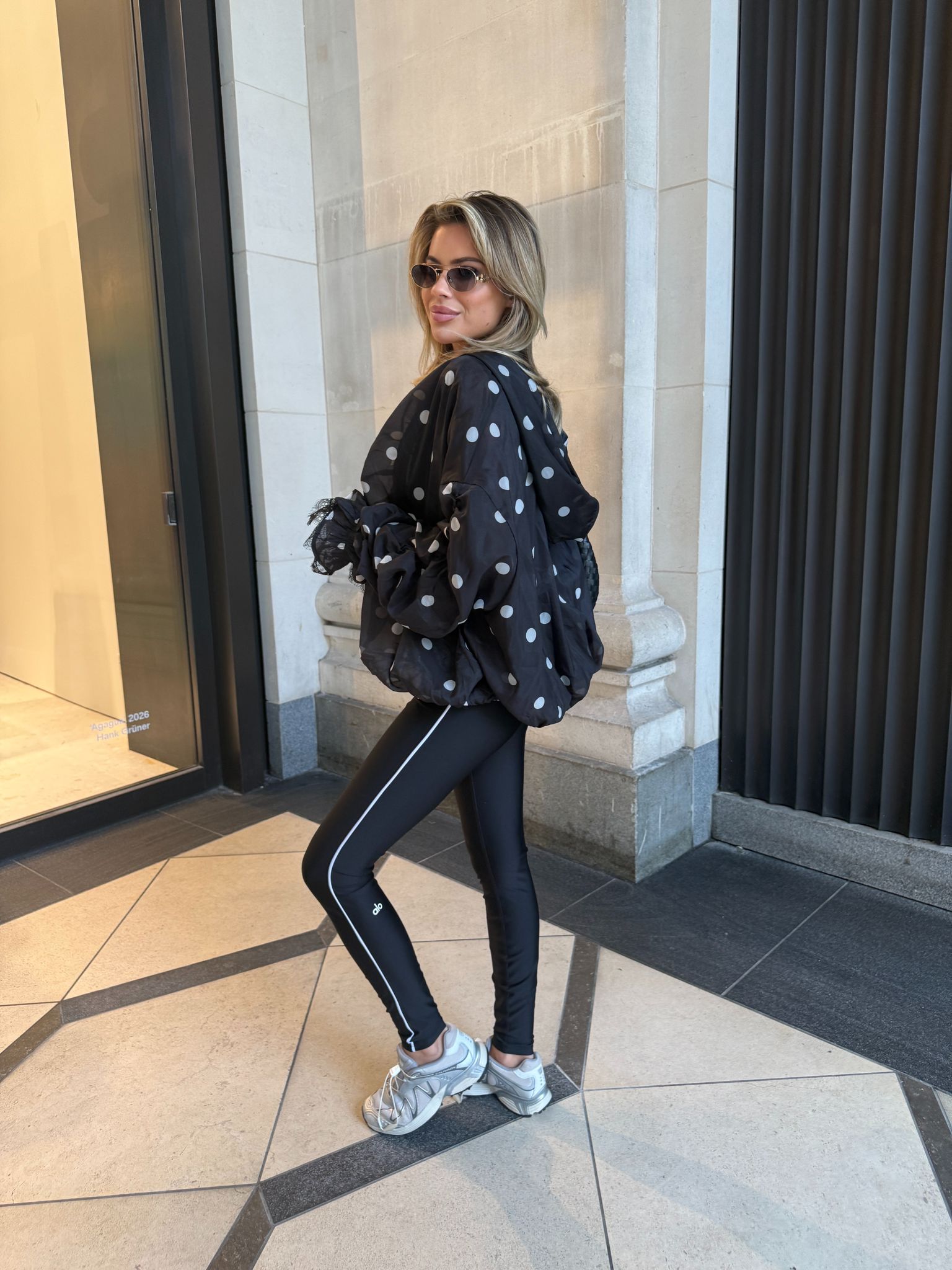 Dot zip up jacket - black